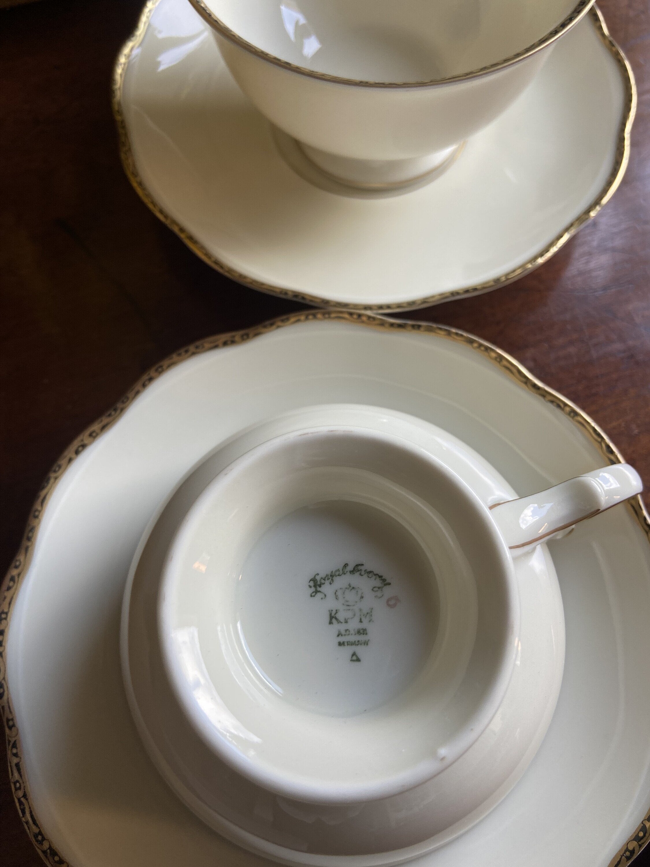 Pareja de tazas de té/desayuno en porcelana alemana K.P.M.