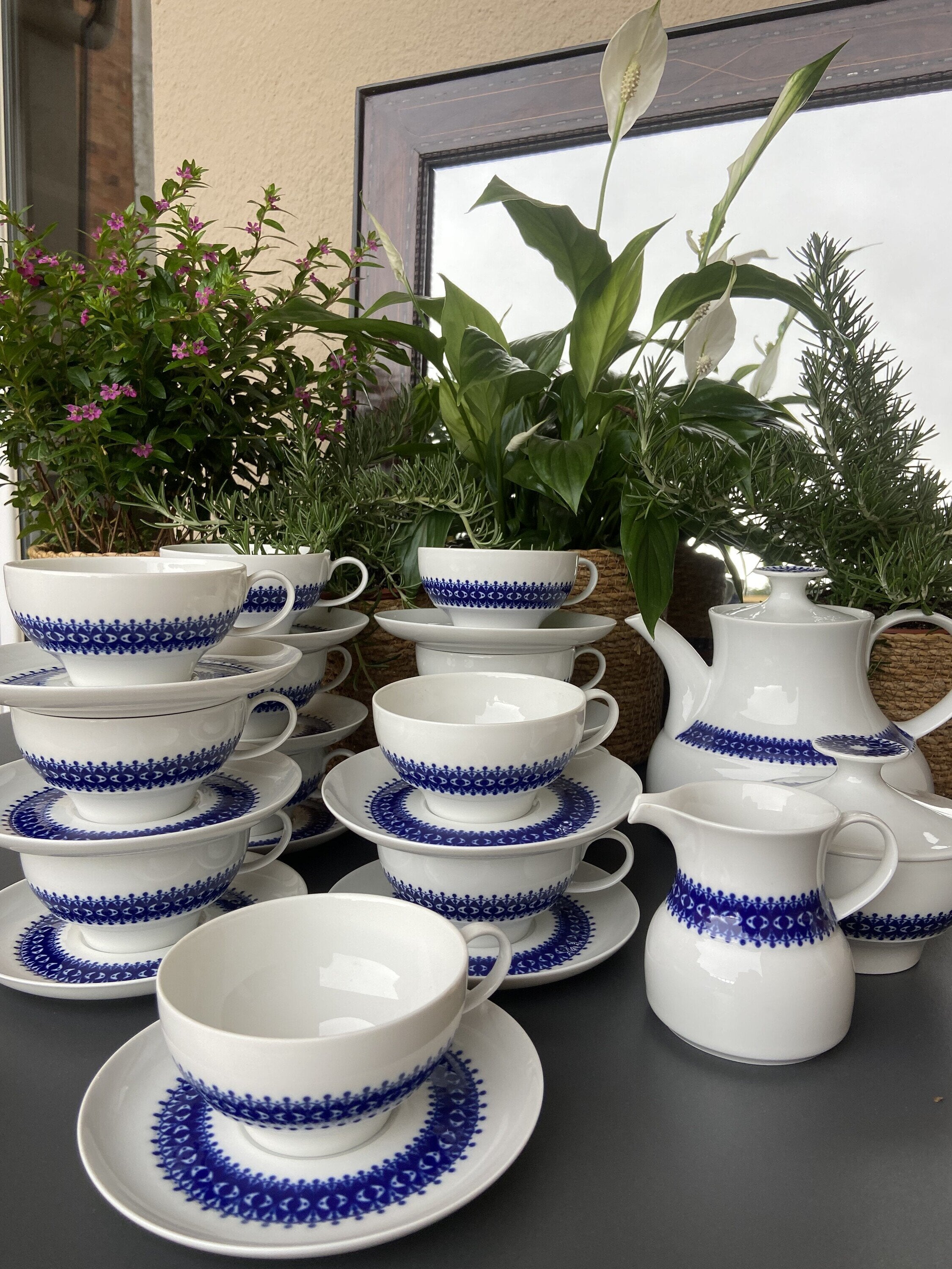 Juego de té en porcelana alemana "Thomas".