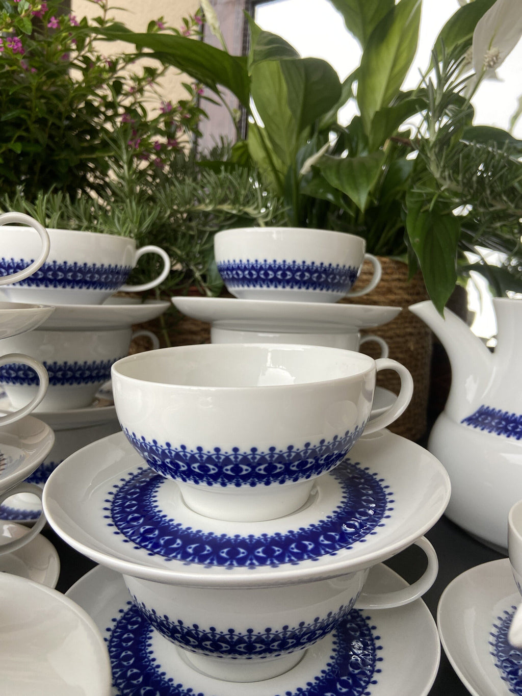 Juego de té en porcelana alemana "Thomas".