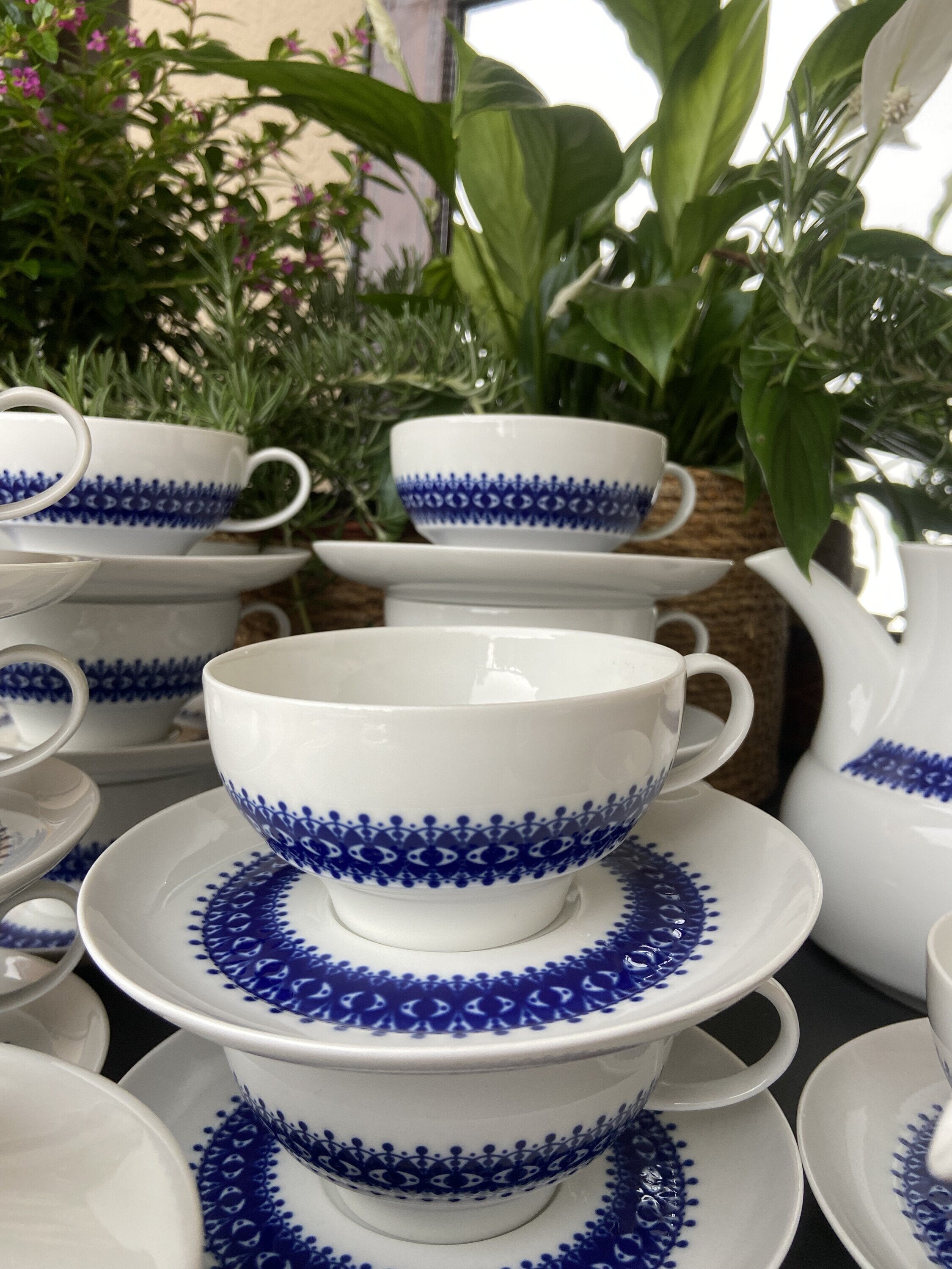 Juego de té en porcelana alemana "Thomas".
