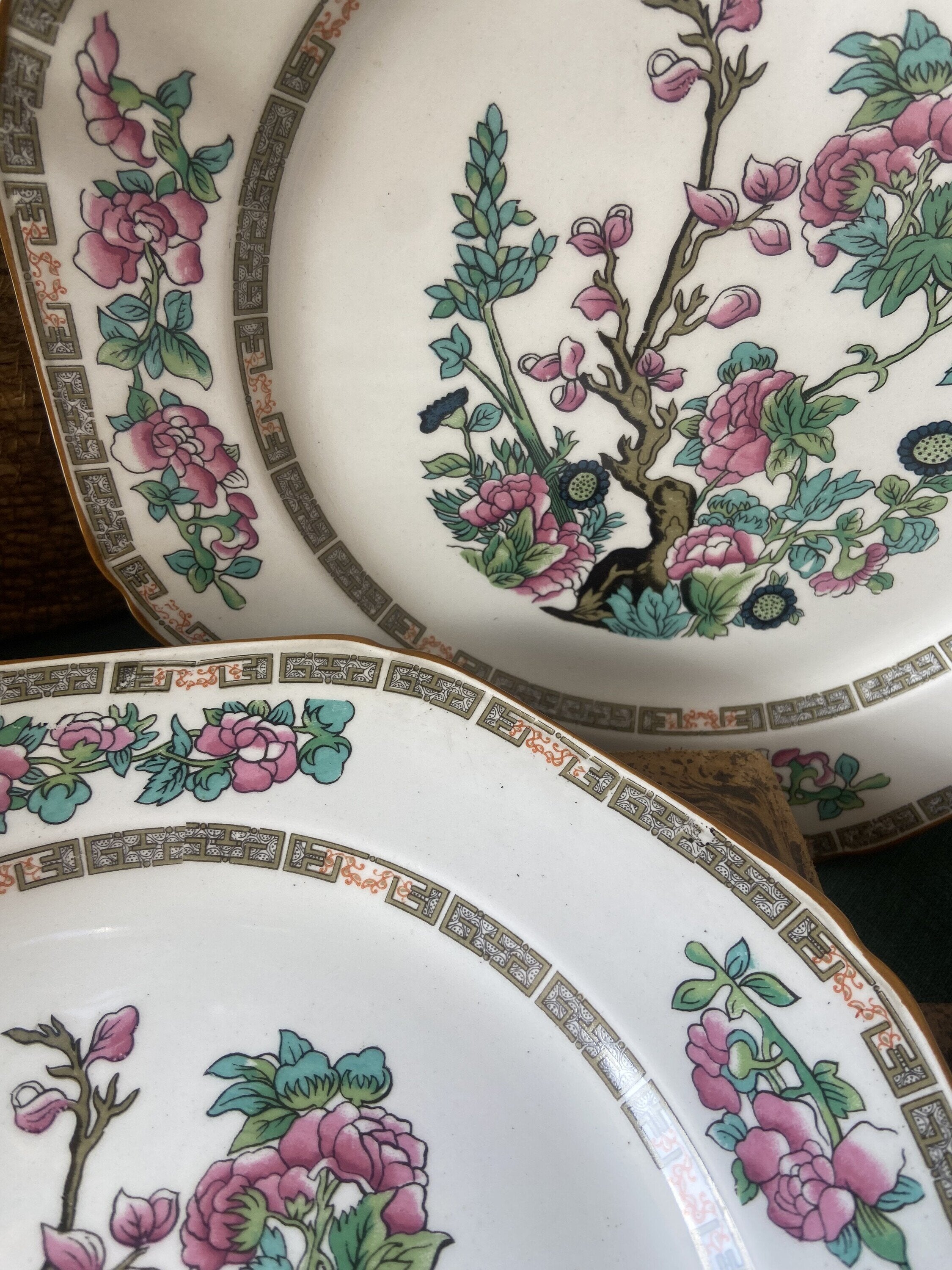 Vajilla en fina porcelana inglesa "Wood & Sons"
