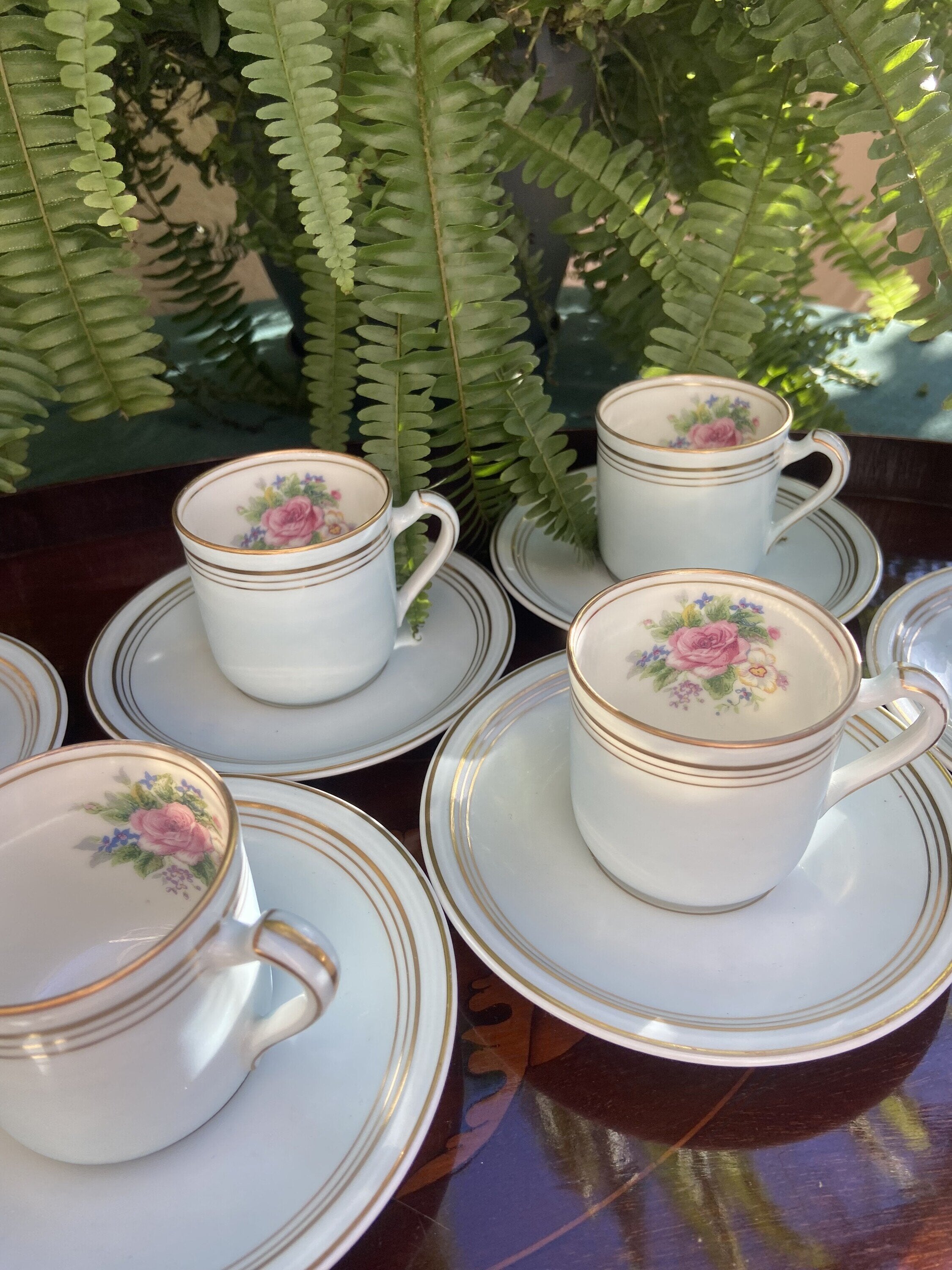 6 tazas de café en porcelana francesa de Limoges "Charles Ahrenfeldt"