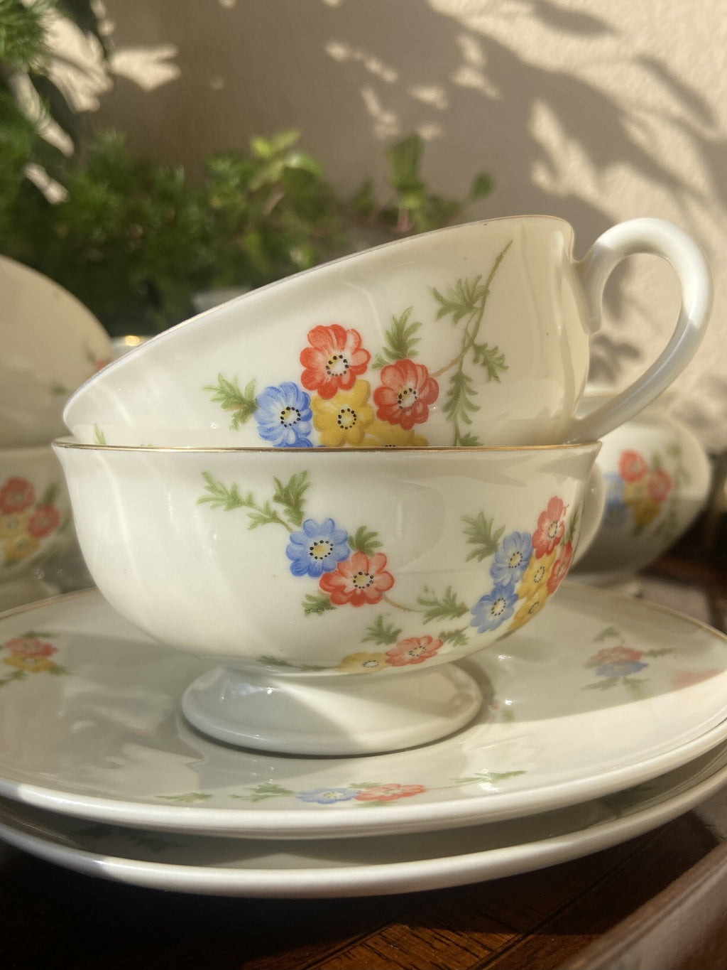 Juego de té y 6 platos de merienda en porcelana suiza "Langenthal"