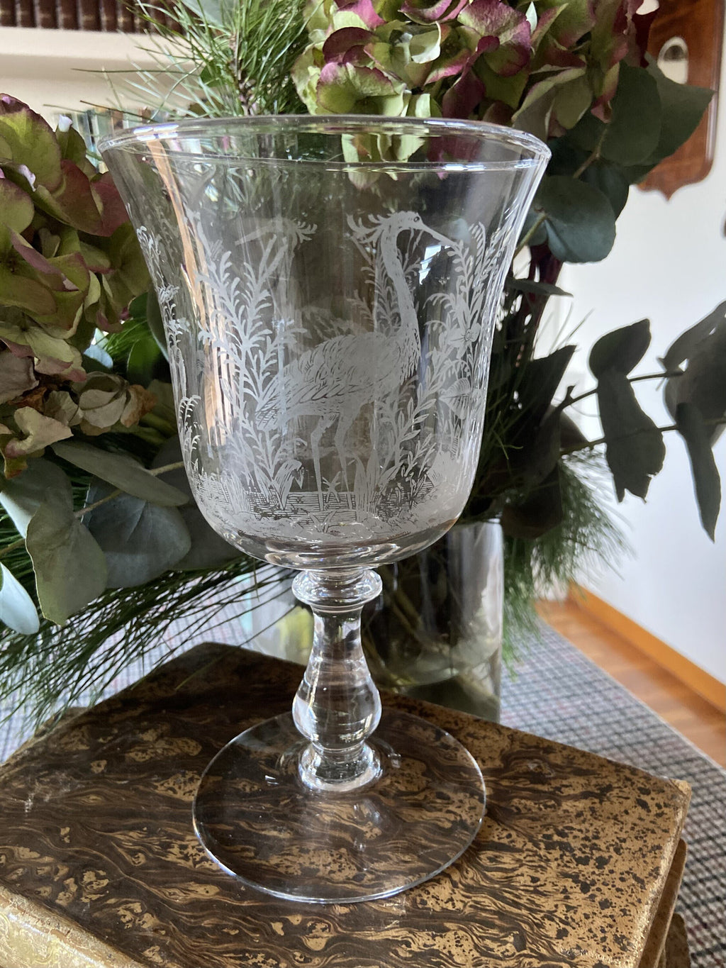 Copa de cristal soplada y serigrafiada.