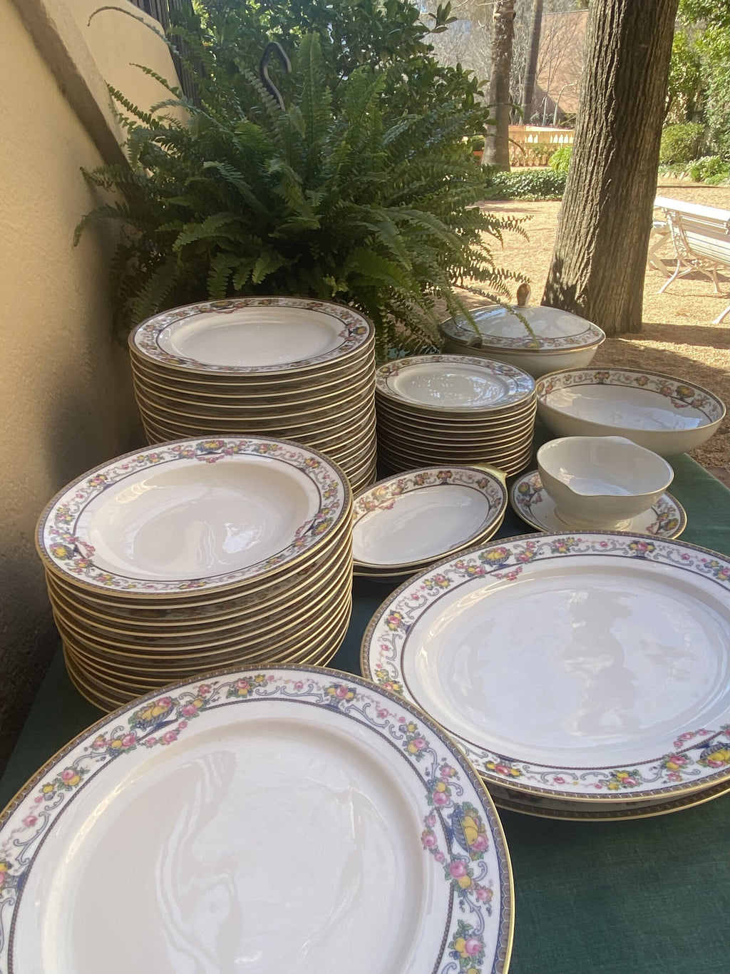 Vajilla en porcelana alemana "Rossenthal".