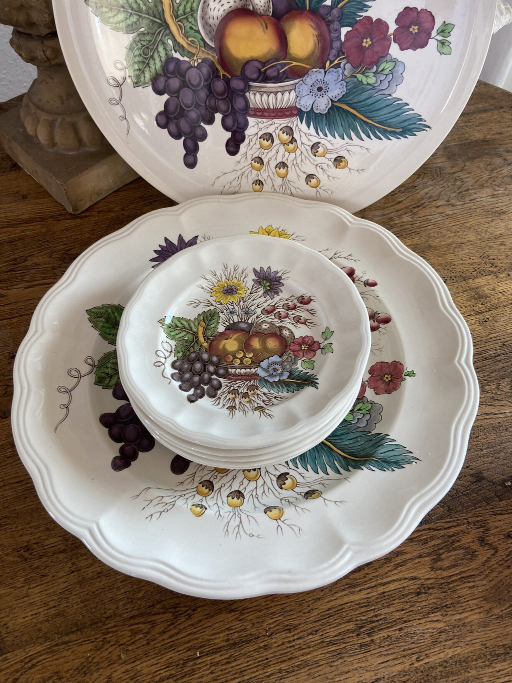 Fuente y 6 platos de merienda en loza inglesa "Spode".