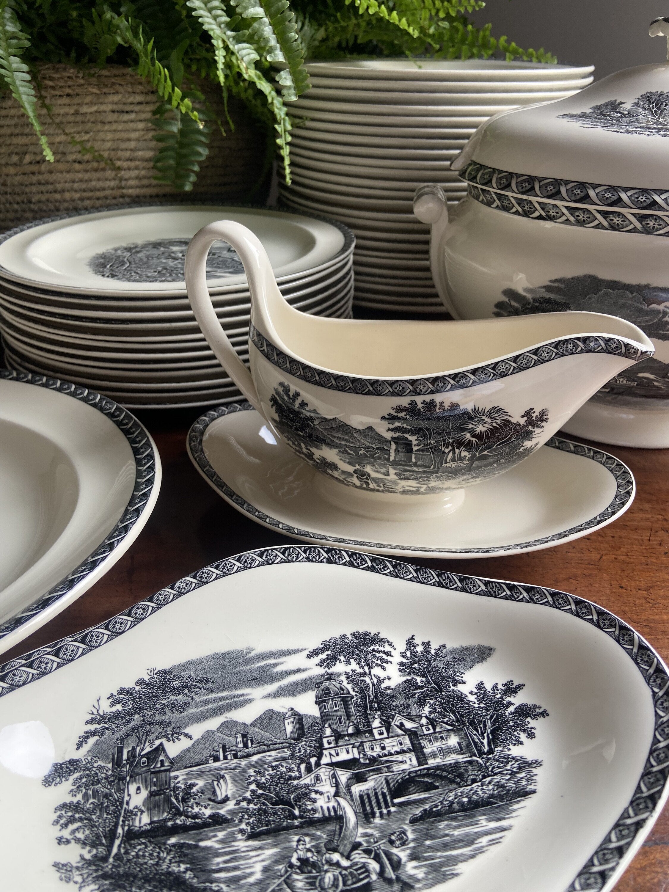 Vajilla en porcelana inglesa "Wedgwood" (mod. Lugano)