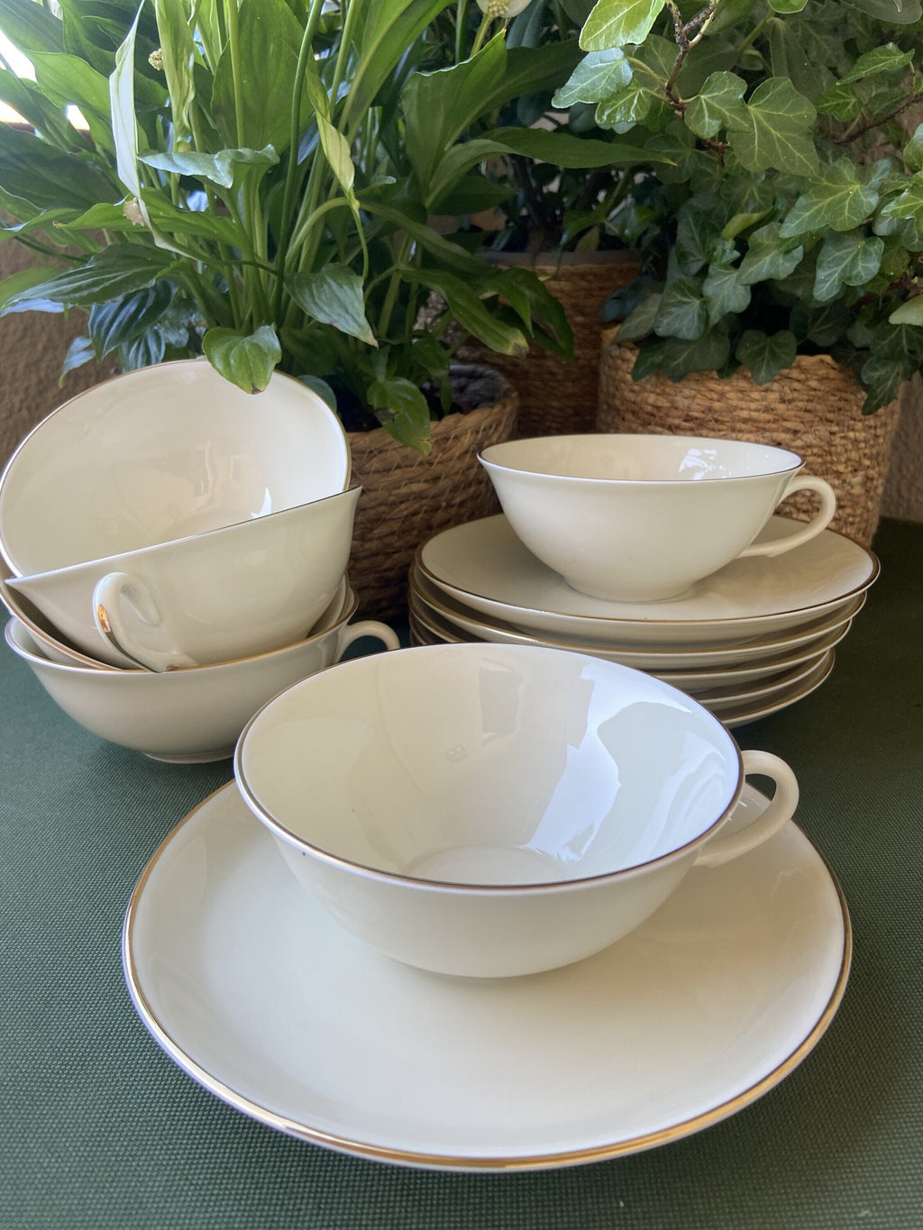 Tazas de té/desayuno en porcelana "Bidasoa".