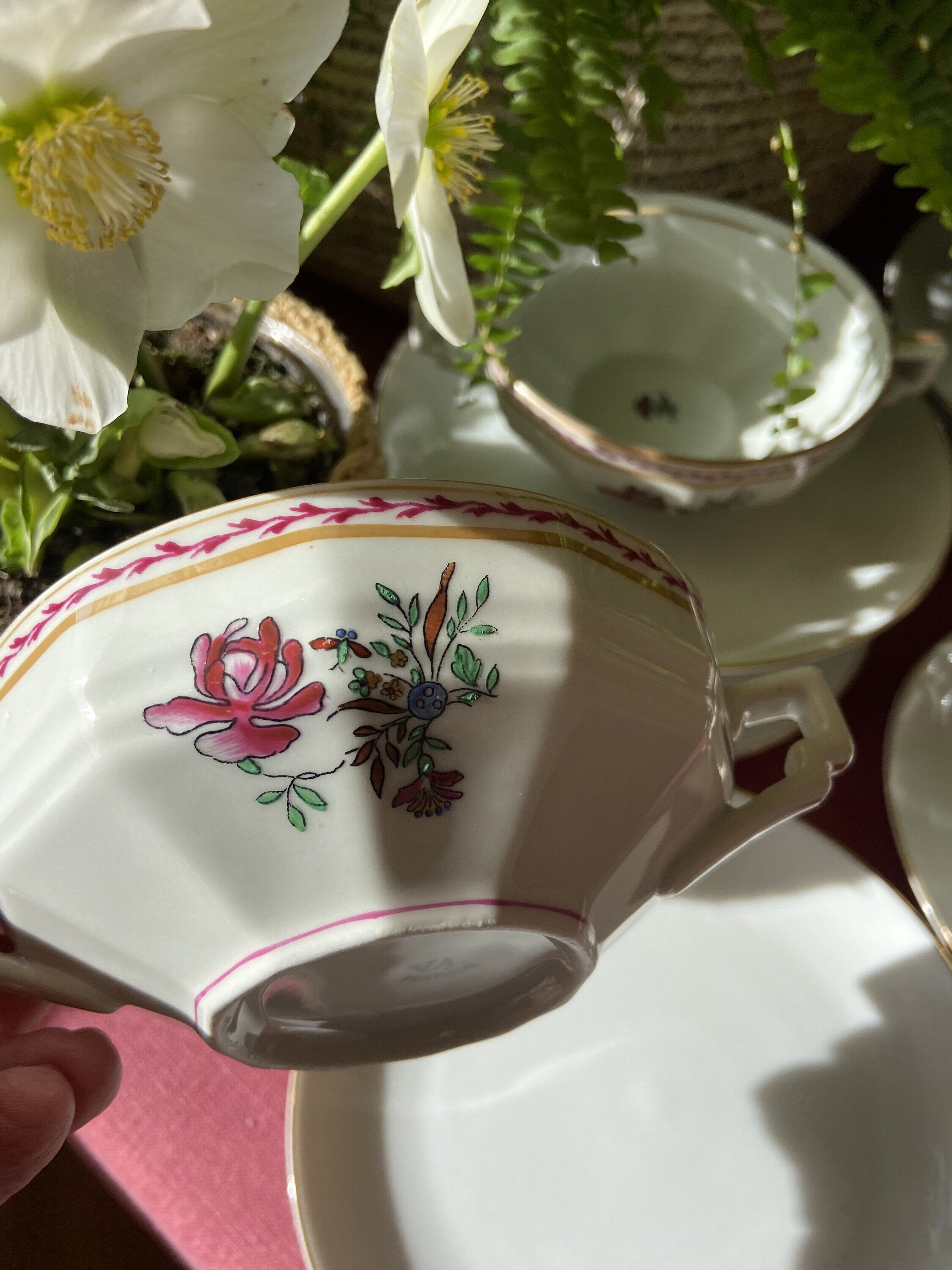 6 tazas de consomé en porcelana "Vista Alegre"