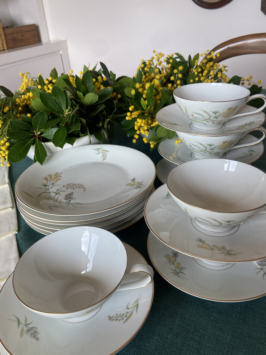 6 tazas de té y 6 platos de merienda en porcelana alemana "Rossenthal"