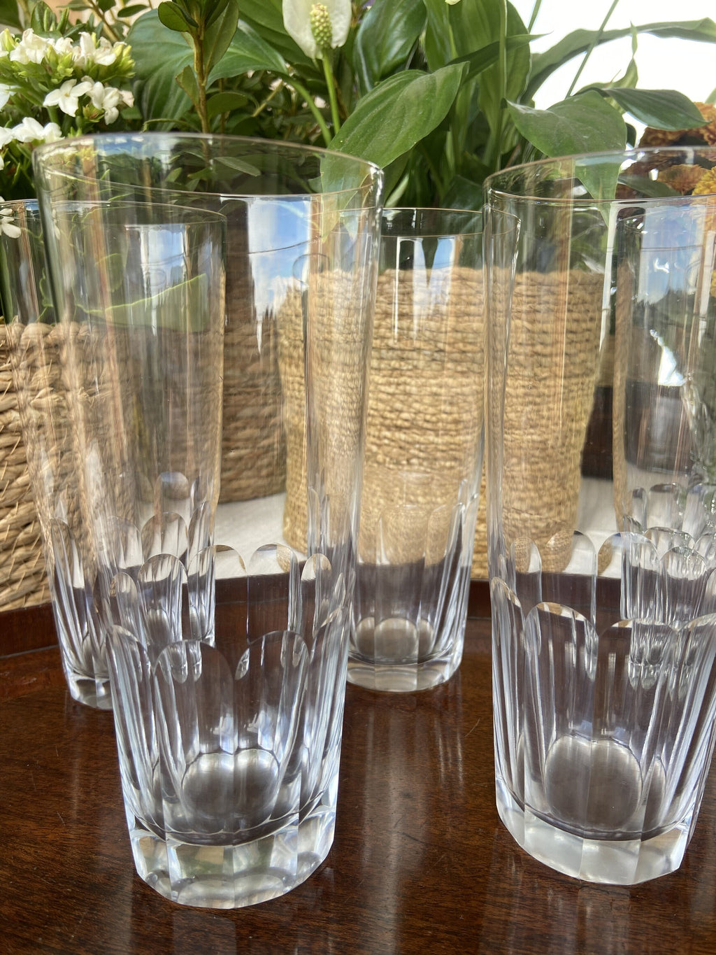 6 vasos de refresco en fino vidrio tallado.