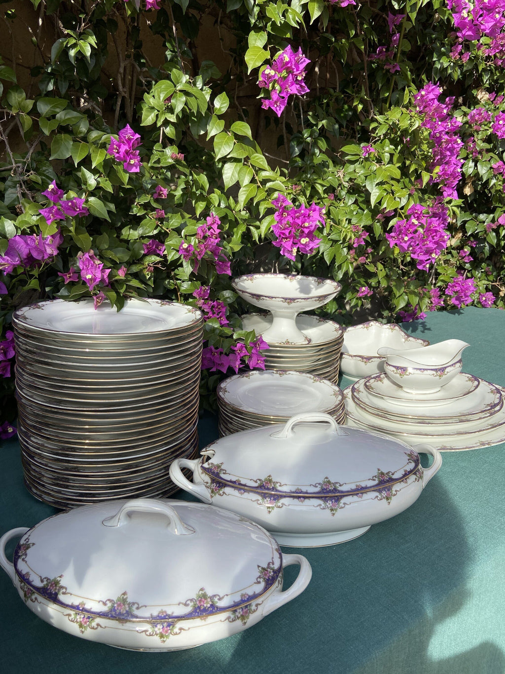 Vajilla en fina porcelana francesa de Limoges "W.G. & Cª"