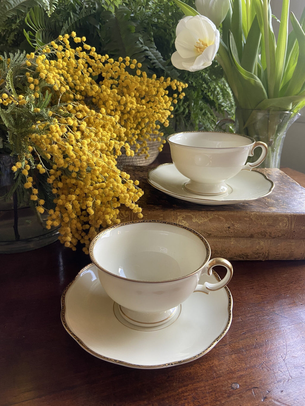 Pareja de tazas de té/desayuno en porcelana alemana K.P.M.