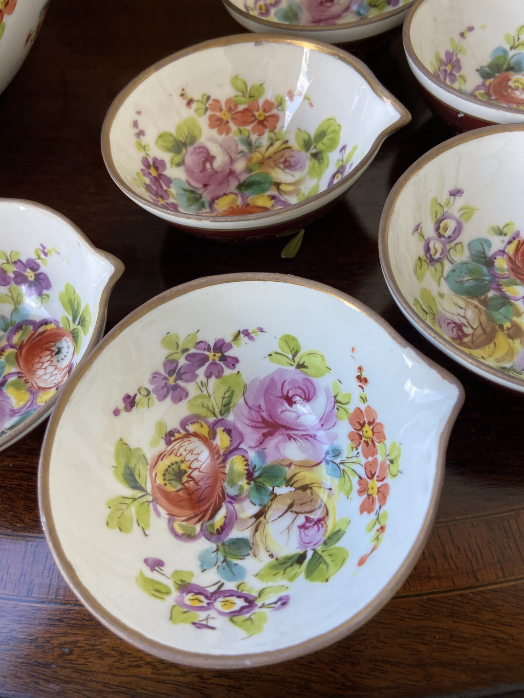 Bol y 6 boles pequeños en porcelana alemana "Meissen".