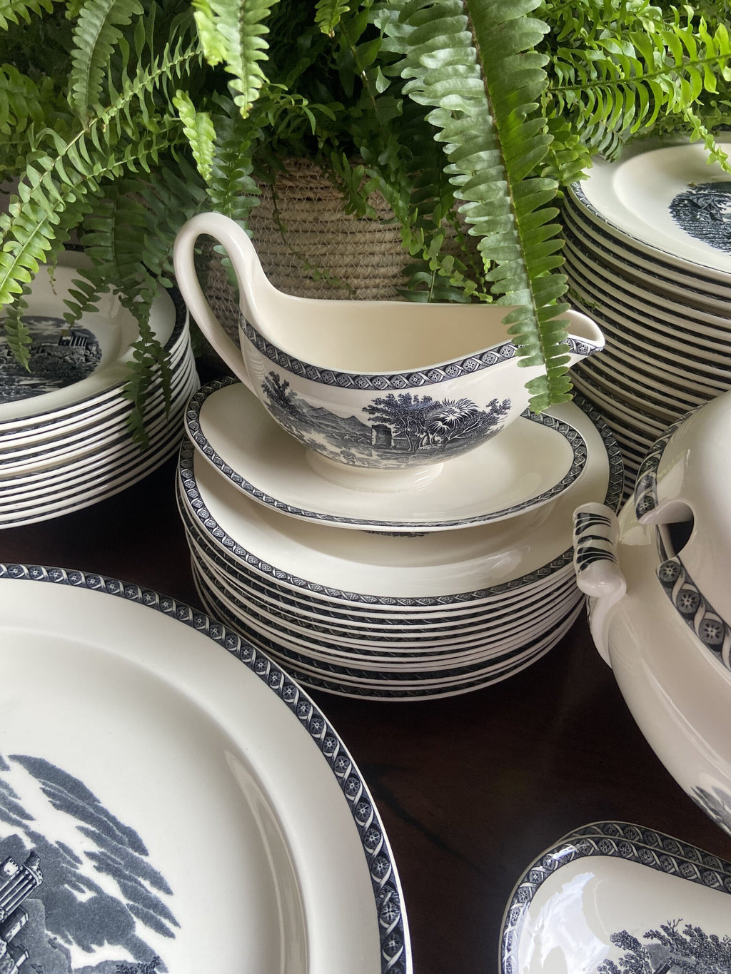 Vajilla en porcelana inglesa "Wedgwood" (mod. Lugano)