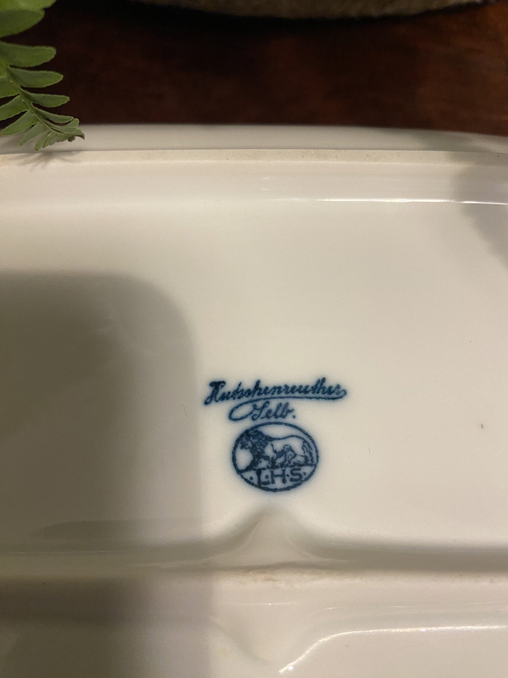 Fuente alargada en porcelana alemana "Hutstenreuther".