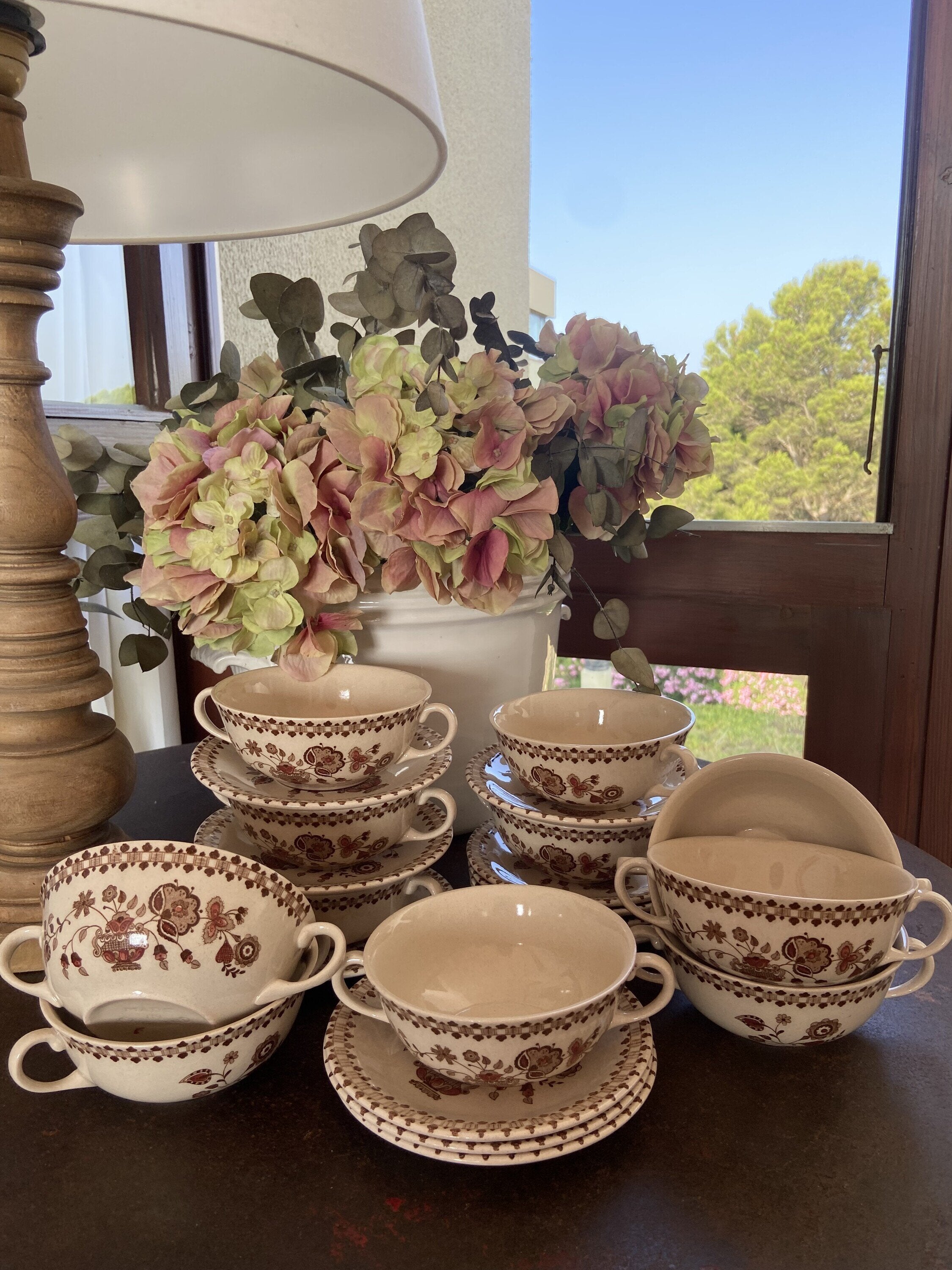11 tazas consomé "Johnson Bros"