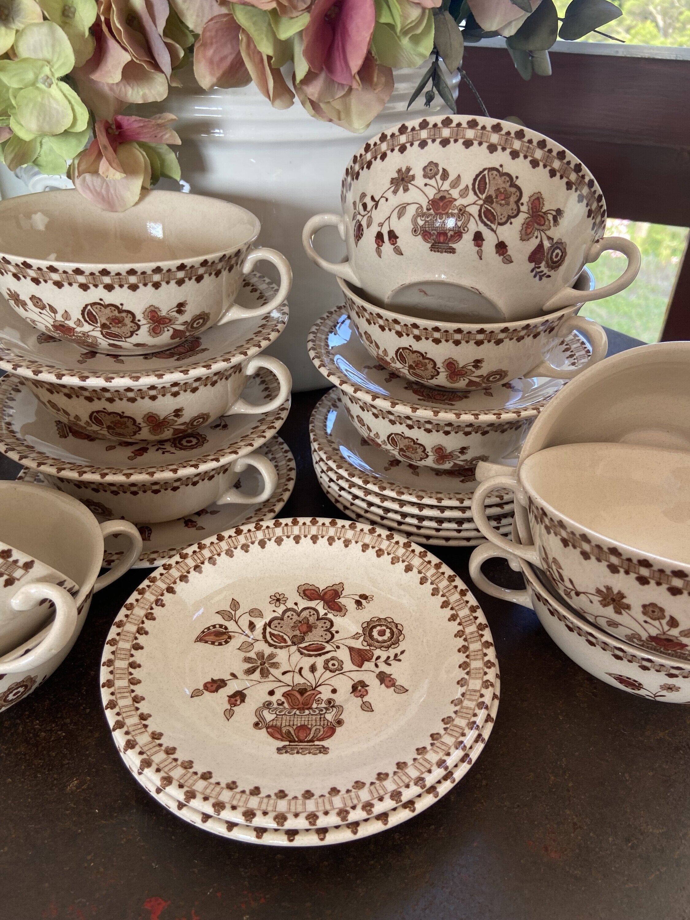11 tazas consomé "Johnson Bros"