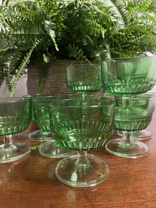 10 copas en vidrio verde "El Sadur Finelsa".