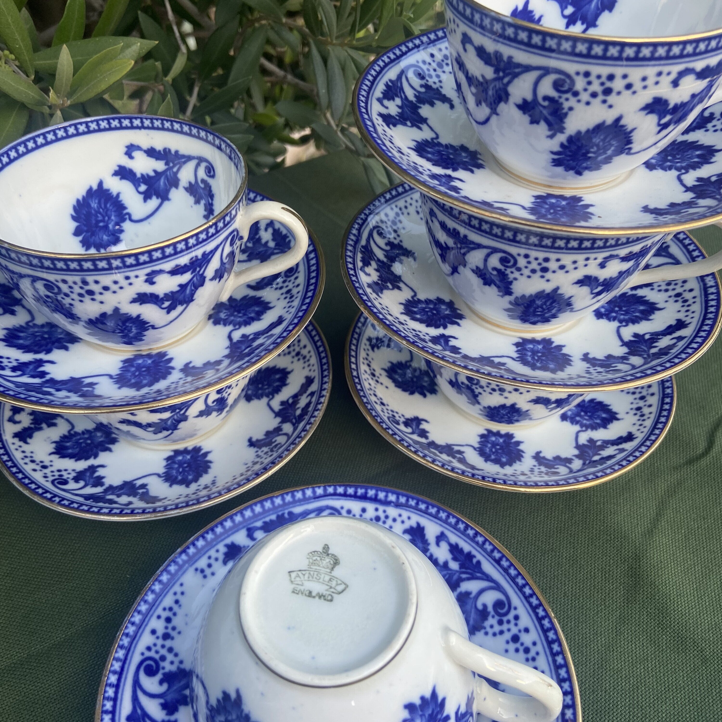 Juego de café porcelana inglesa "Aynsley".