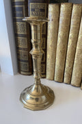 Candelabro de latón