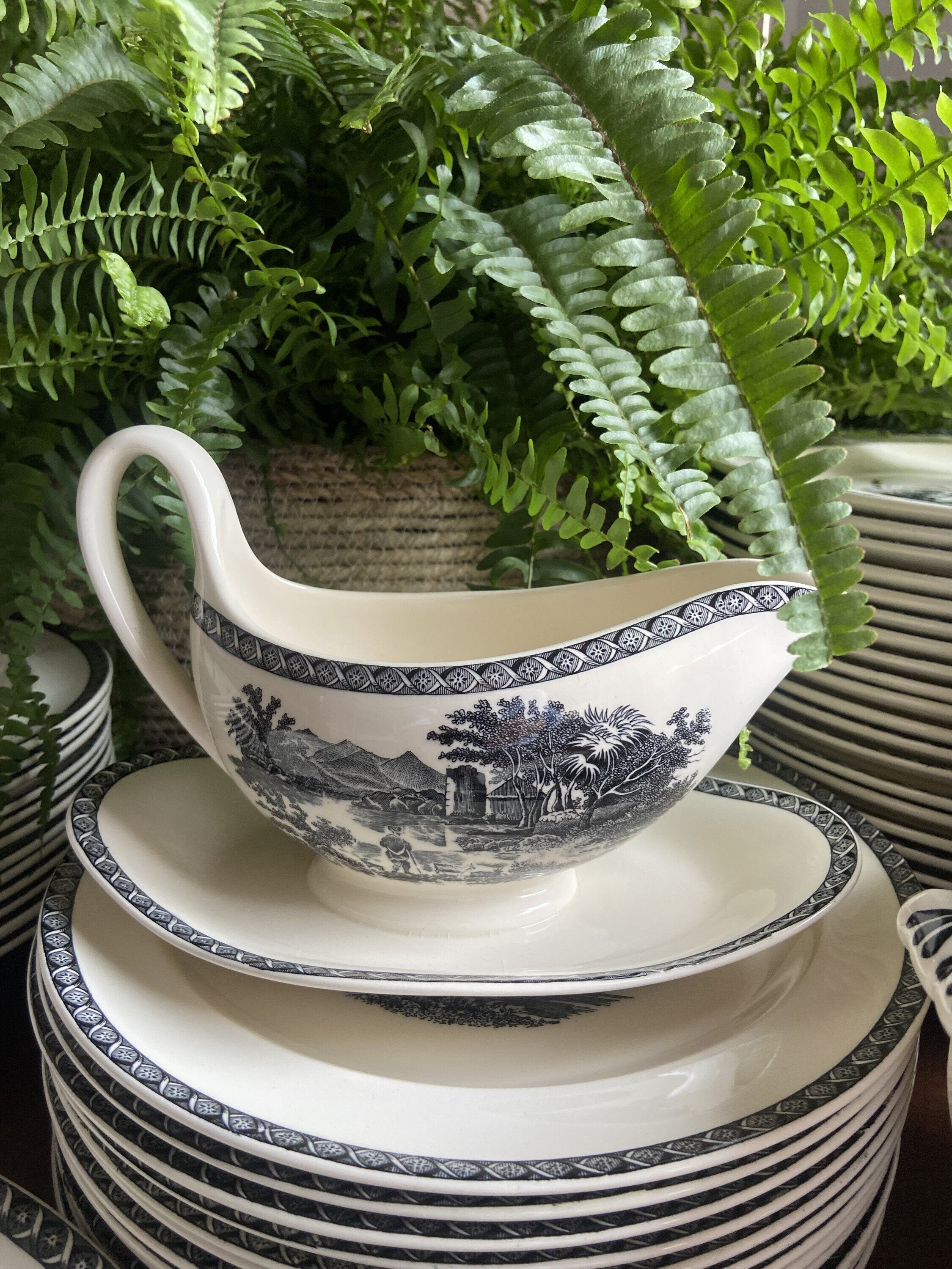 Vajilla en porcelana inglesa "Wedgwood" (mod. Lugano)