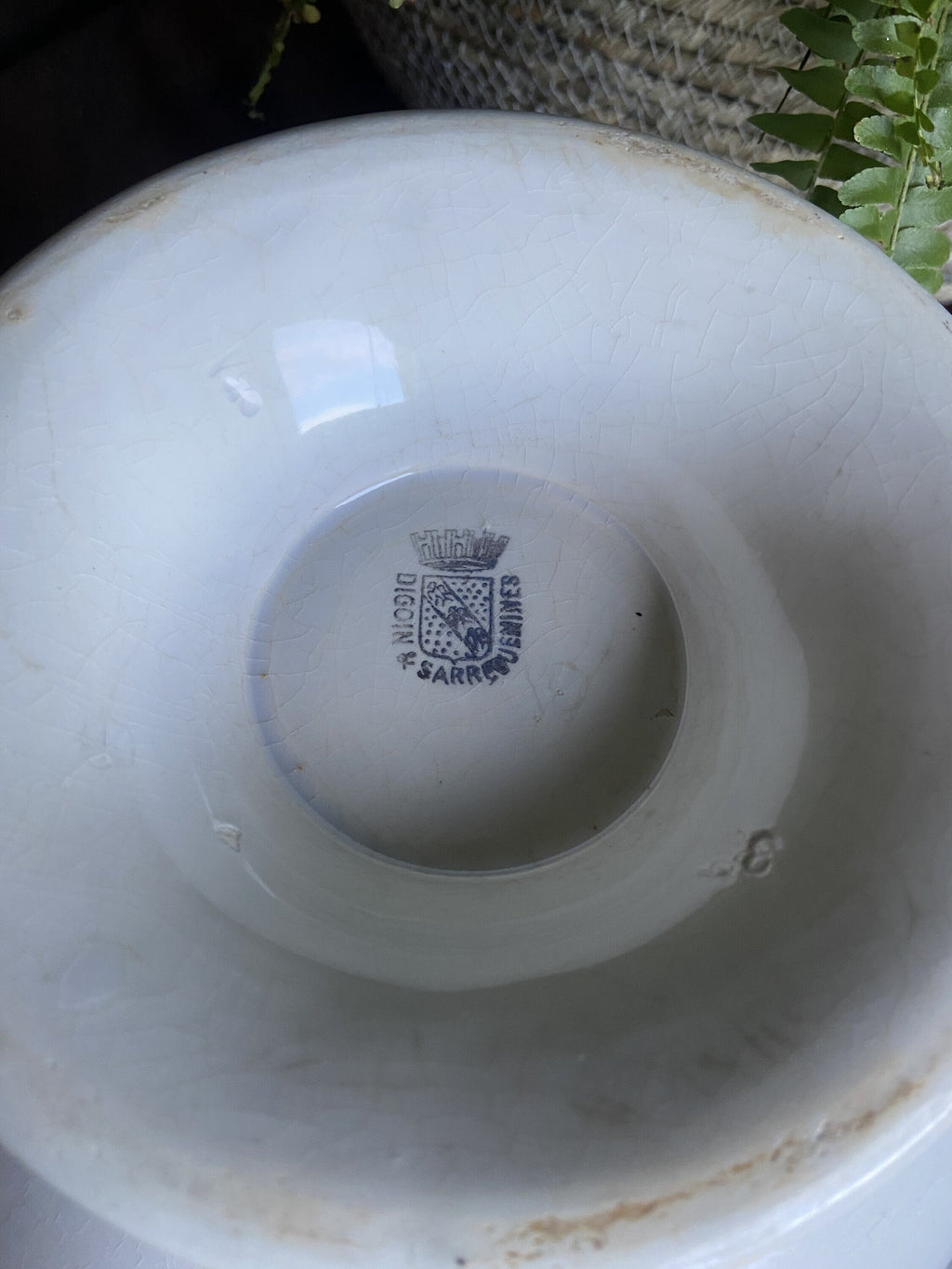 Sopera blanca francesa "Digoin & Sarreguemines".