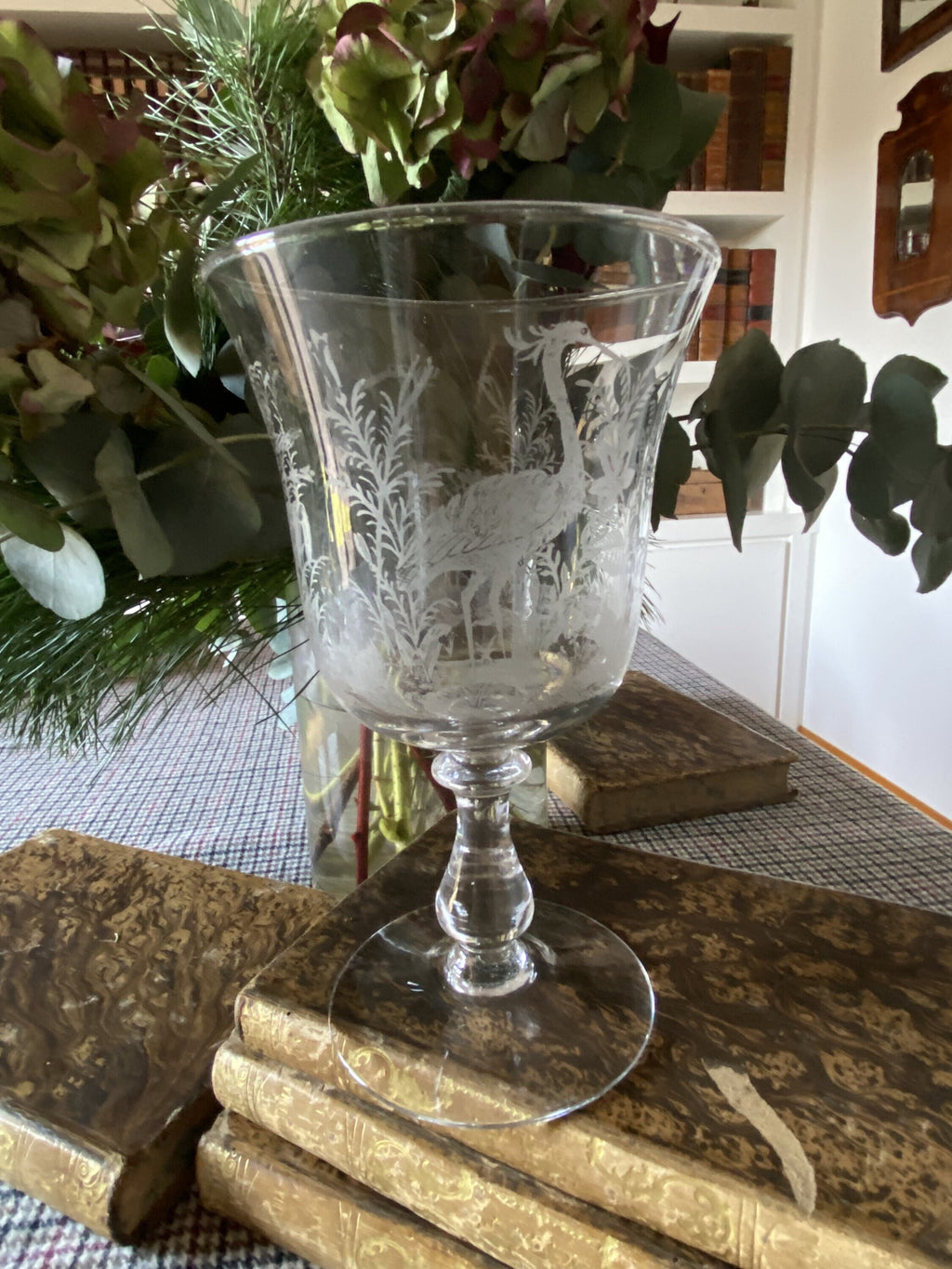 Copa de cristal soplada y serigrafiada.