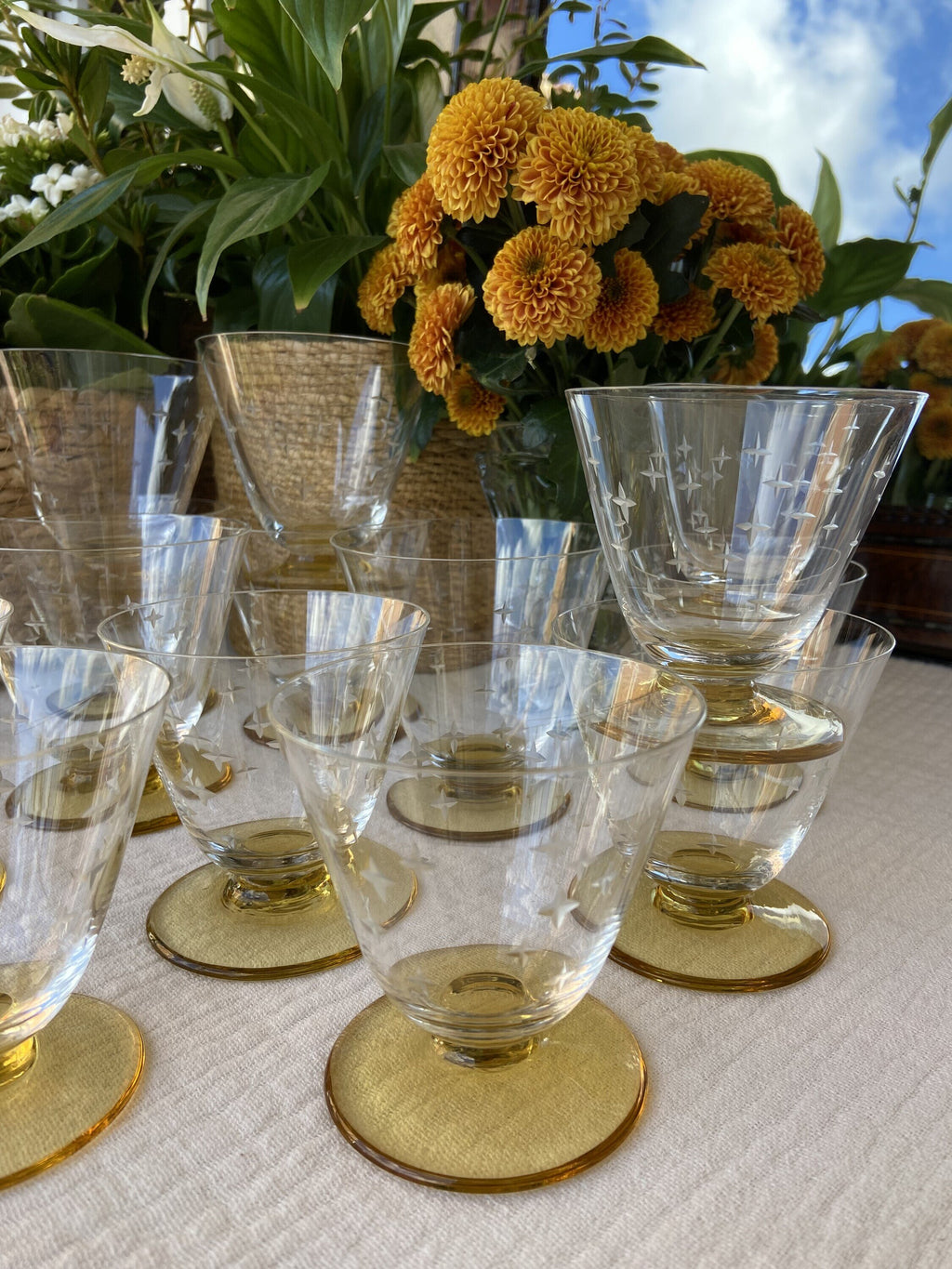 6 copas de agua, 7 copas de vino