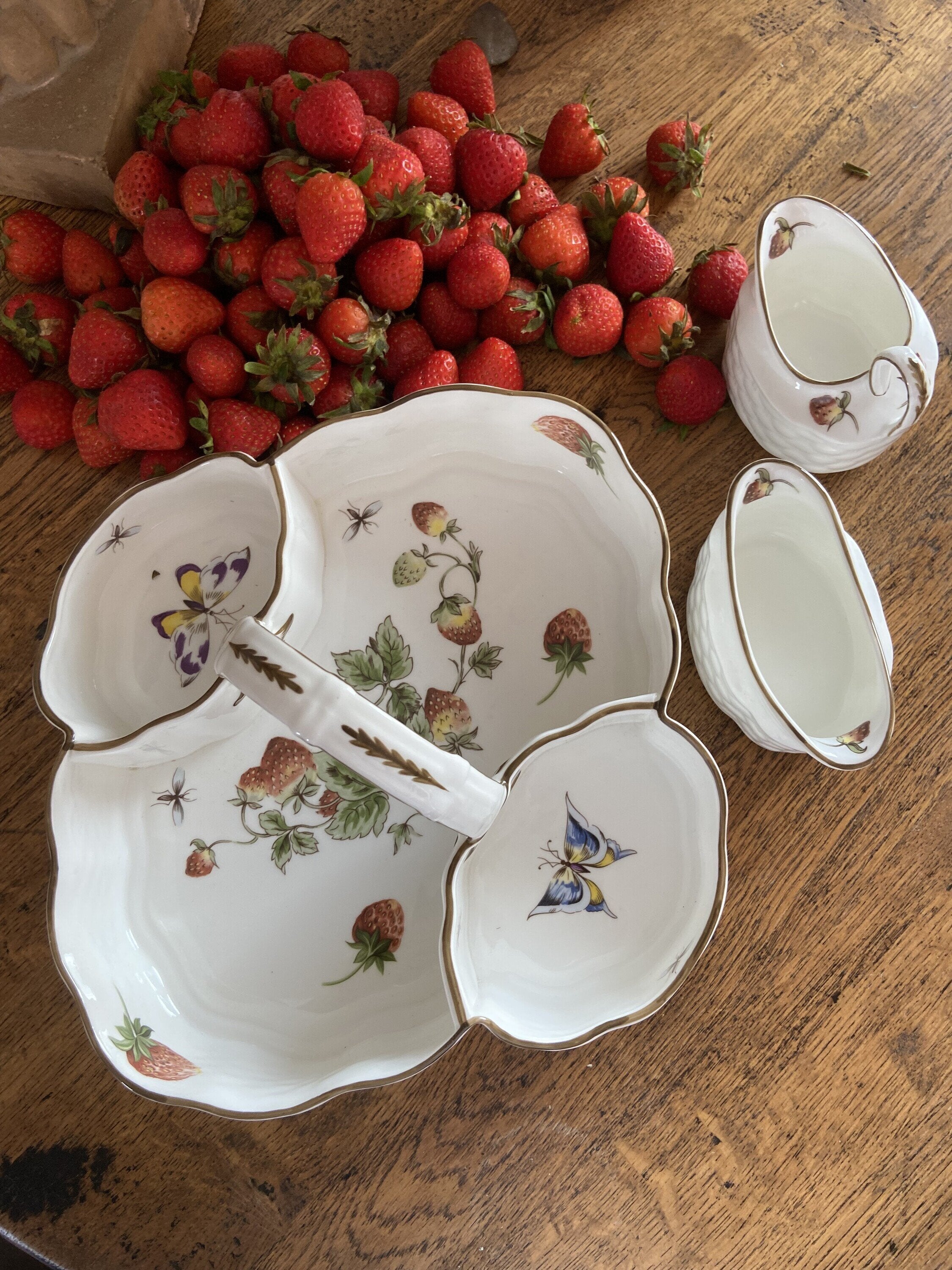 Cesta en porcelana inglesa "Copeland".