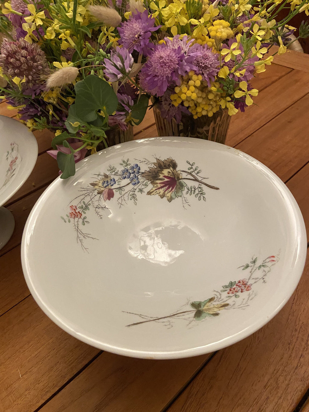 Pareja de fruteros/pasteleros de porcelana blanca