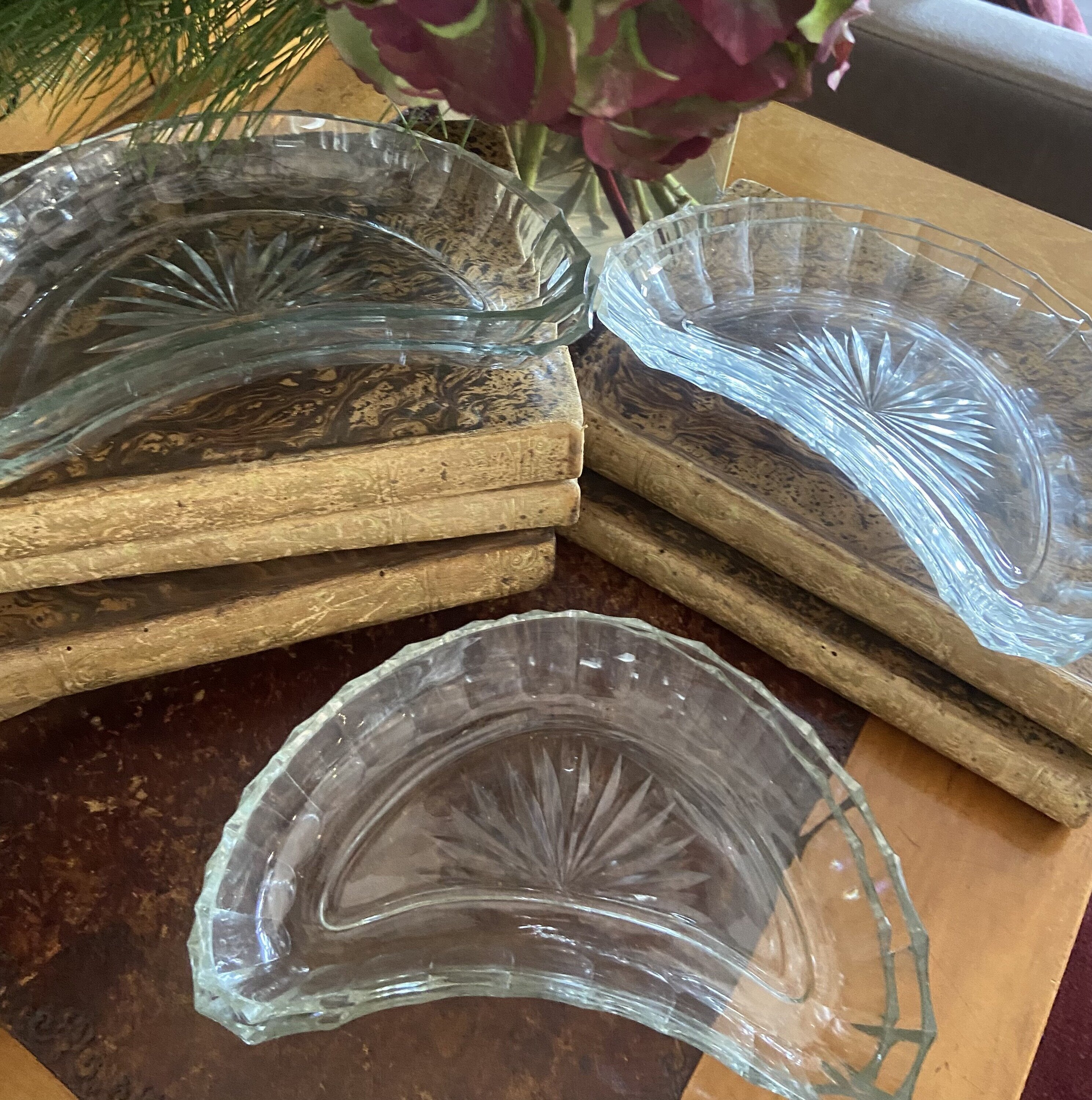 Medias lunas de cristal para ensaladas