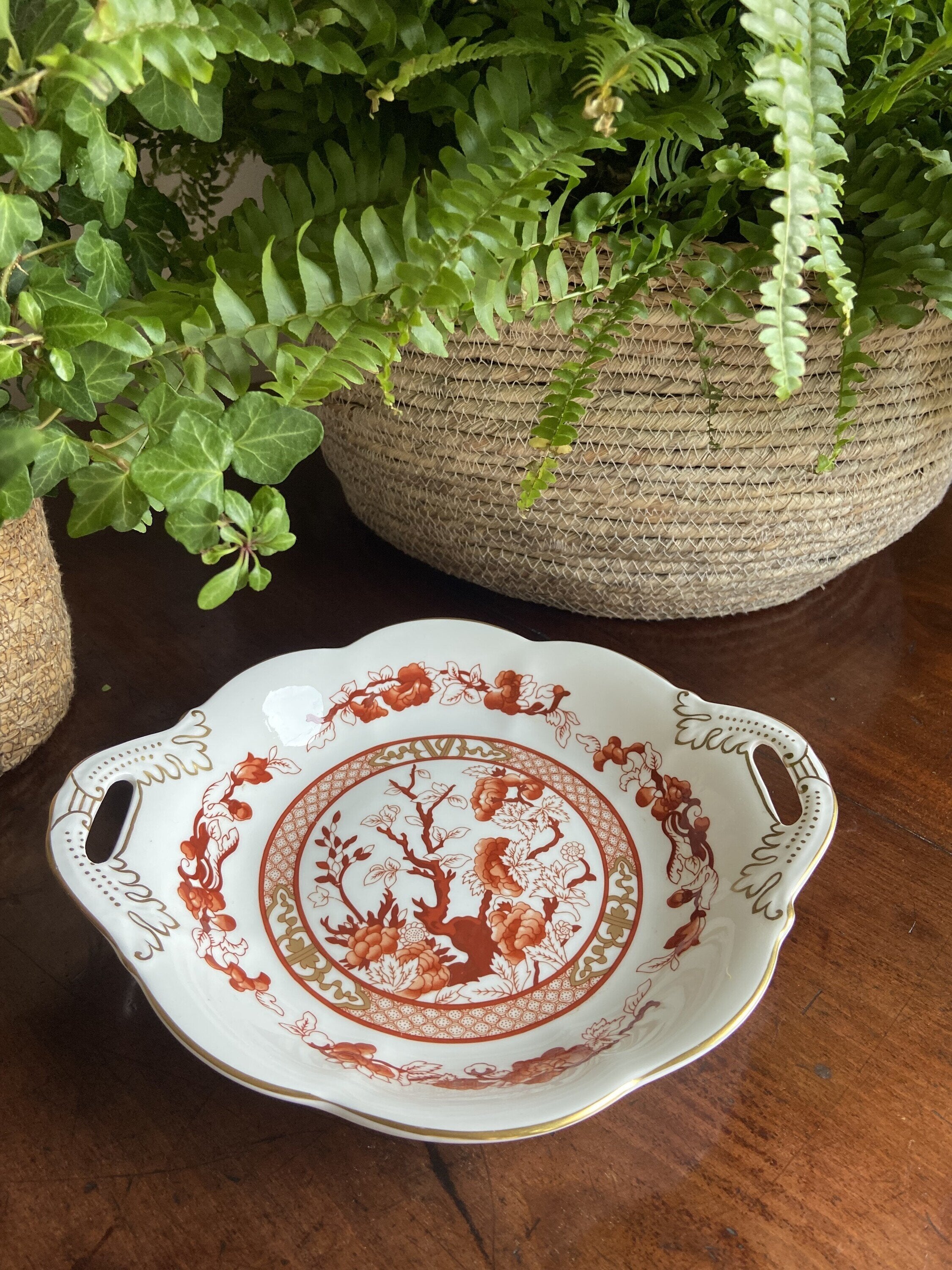 Fuente redonda con asas en porcelana inglesa "Coalport".