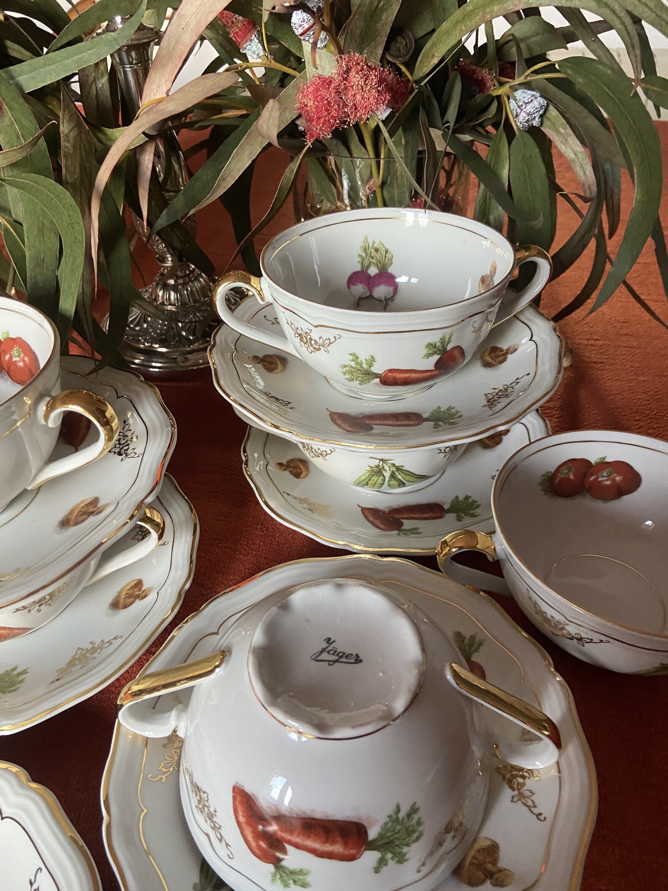 6 tazas de consomé en porcelana alemana "Jager"