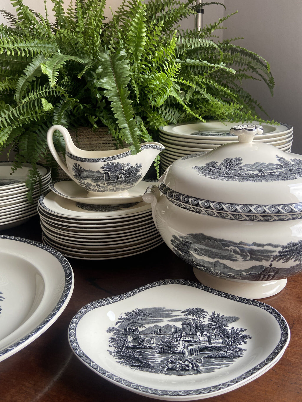 Vajilla en porcelana inglesa "Wedgwood" (mod. Lugano)