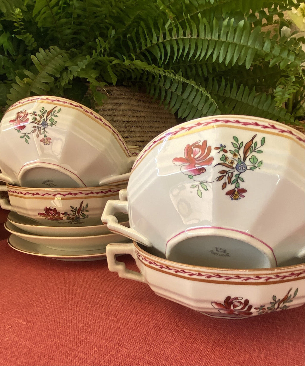 6 tazas de consomé en porcelana "Vista Alegre"