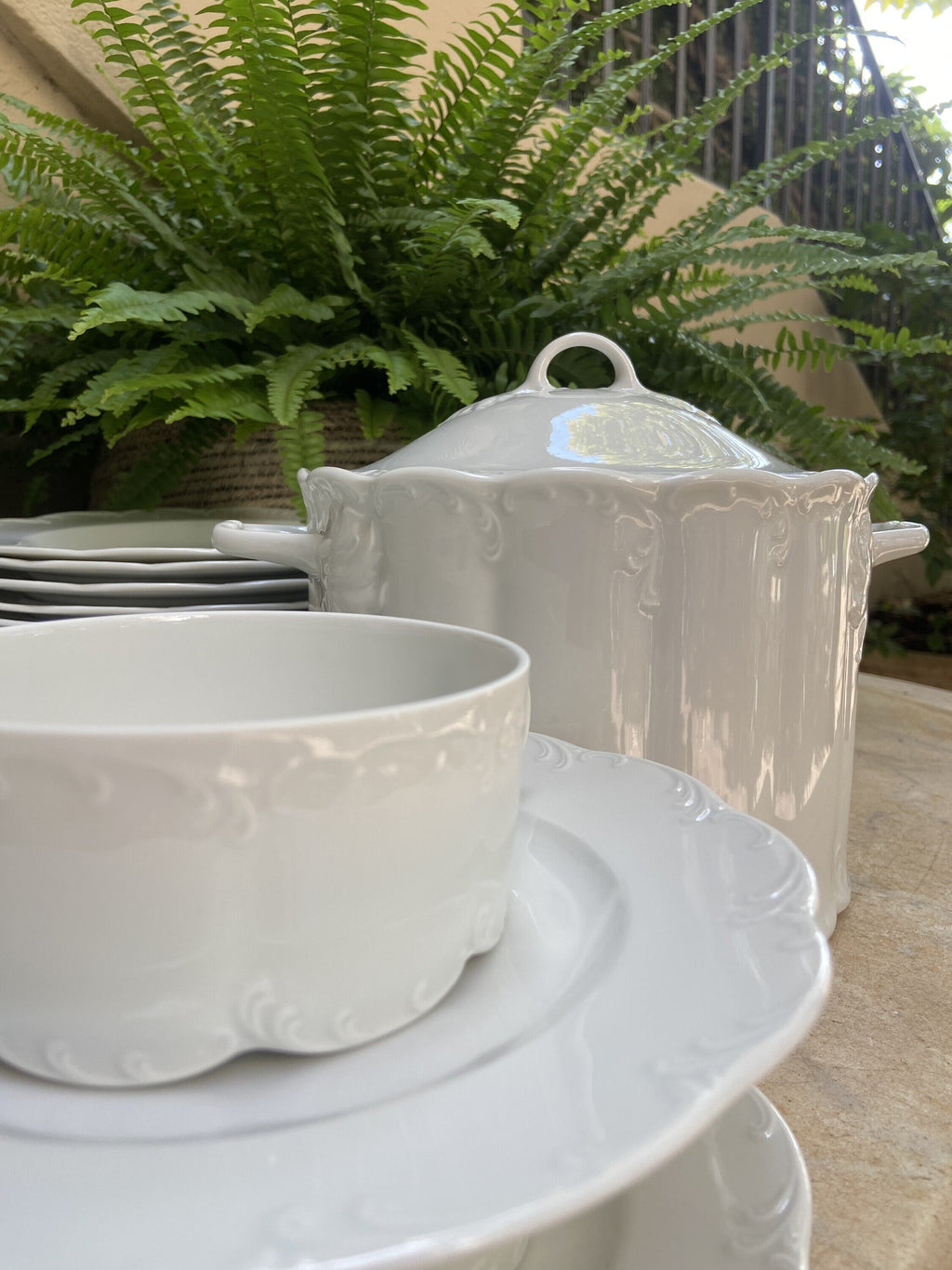 Vajilla en porcelana blanca alemana "Rossenthal".
