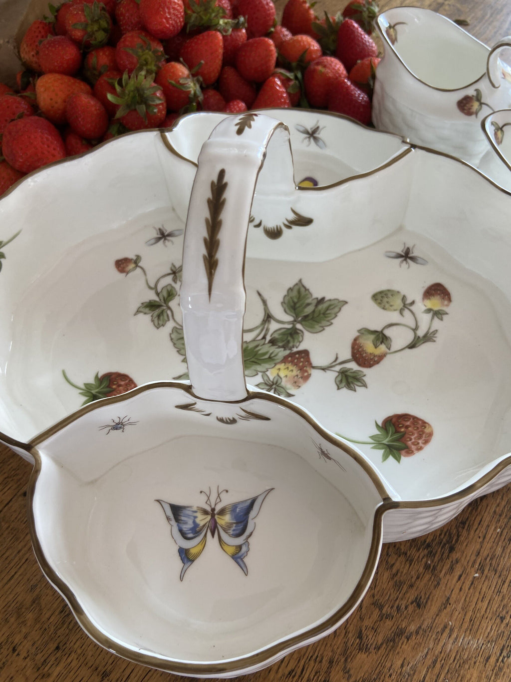 Cesta en porcelana inglesa "Copeland".