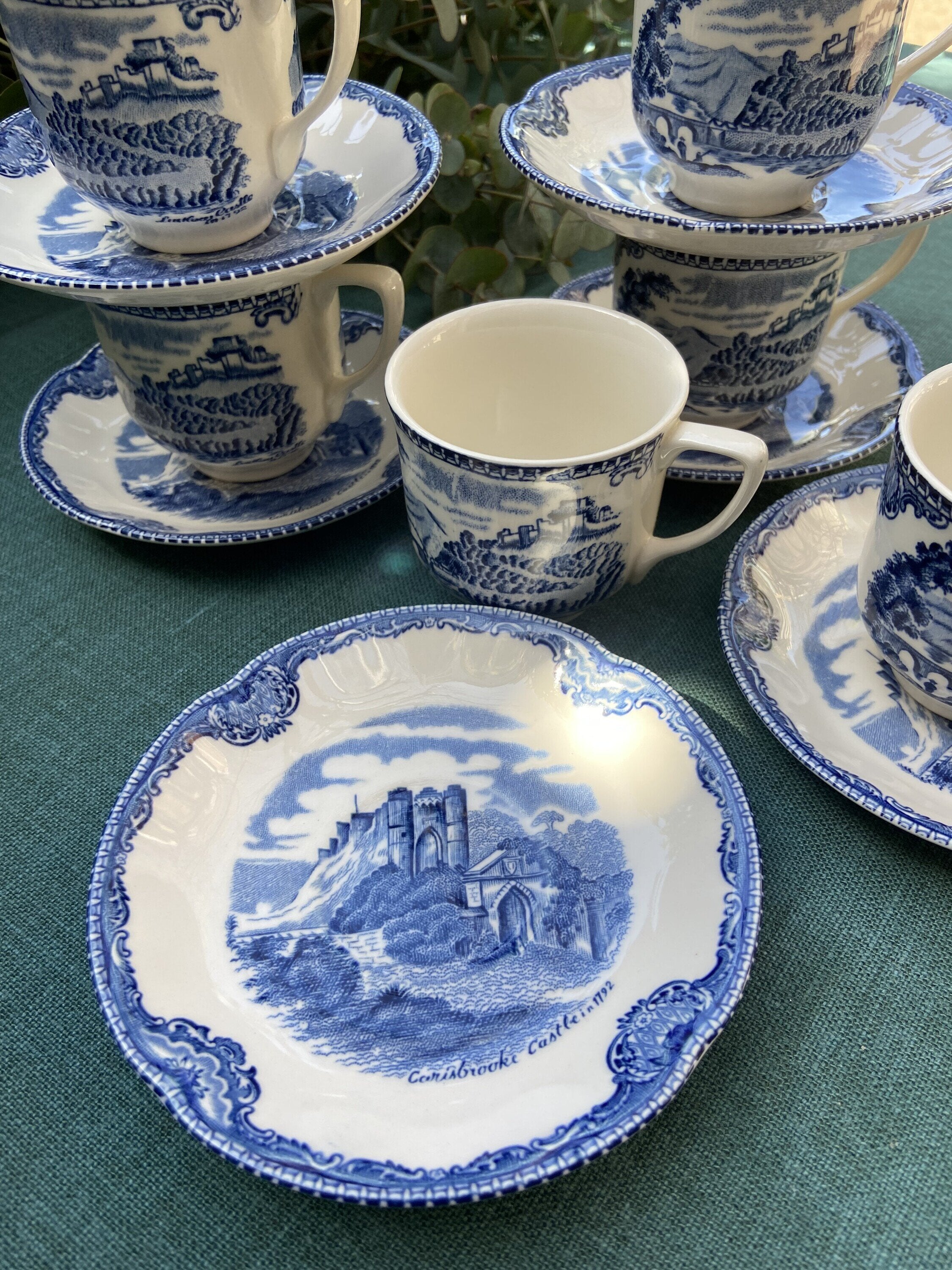 6 tazas de café en loza inglesa "Johnson Bros".