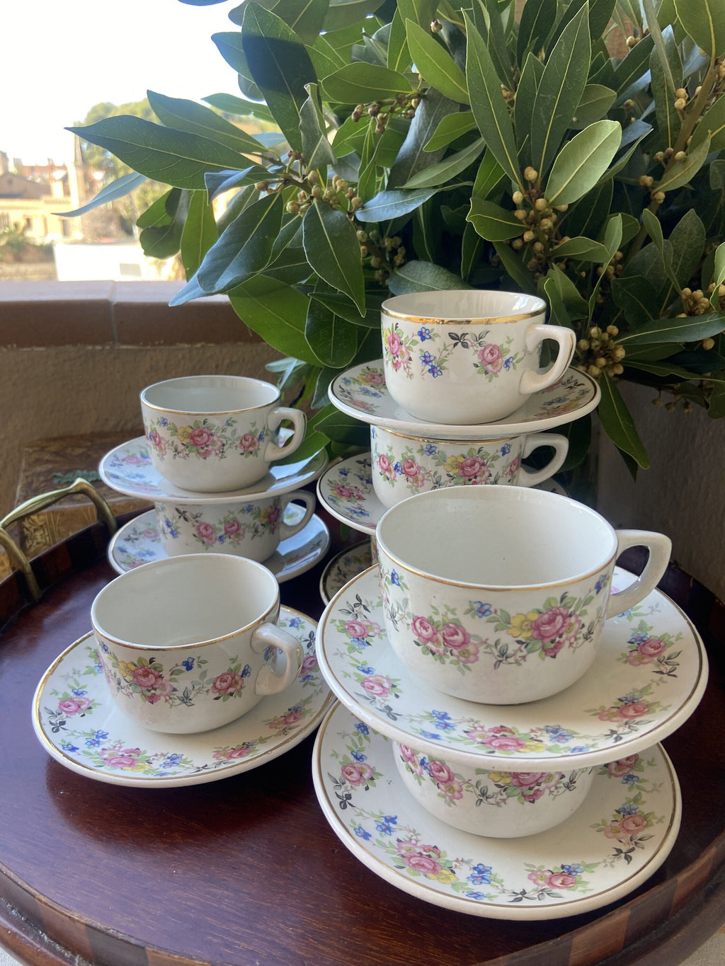 8 tazas de café en loza "Ibero Tanagra", Santander.