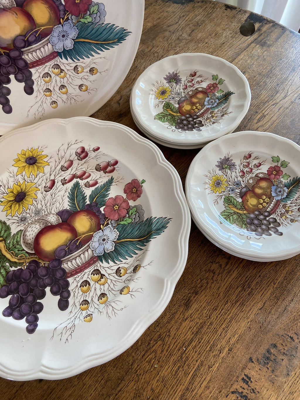 Fuente y 6 platos de merienda en loza inglesa "Spode".