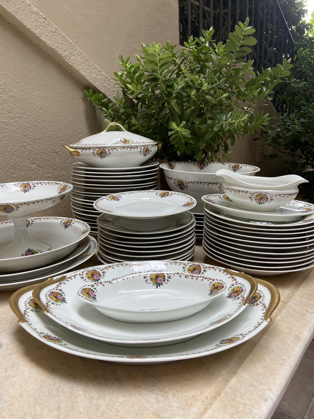 -Vajilla en fina porcelana francesa de Limoges "Raynaud & Cº"