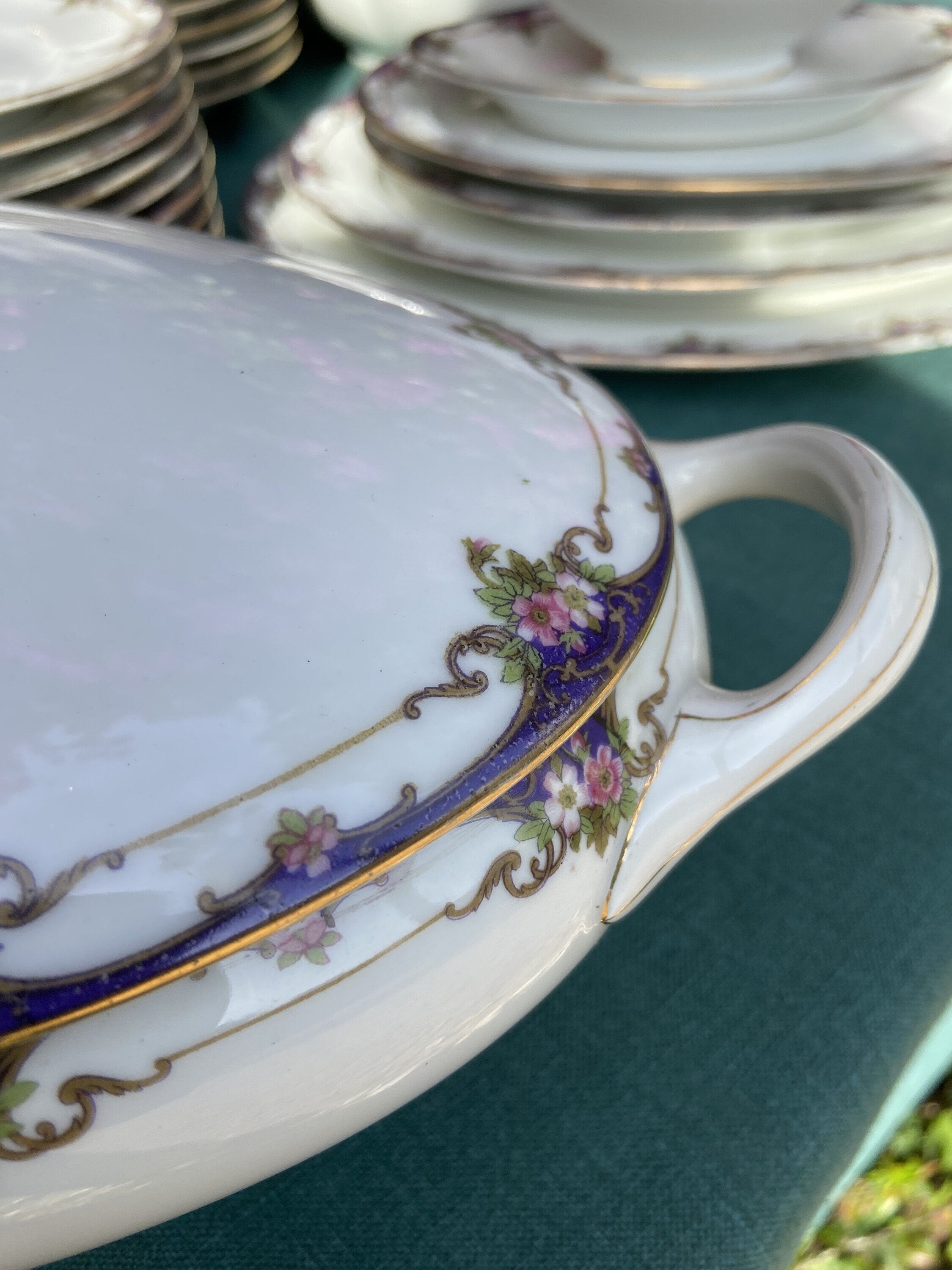 Vajilla en fina porcelana francesa de Limoges "W.G. & Cª"