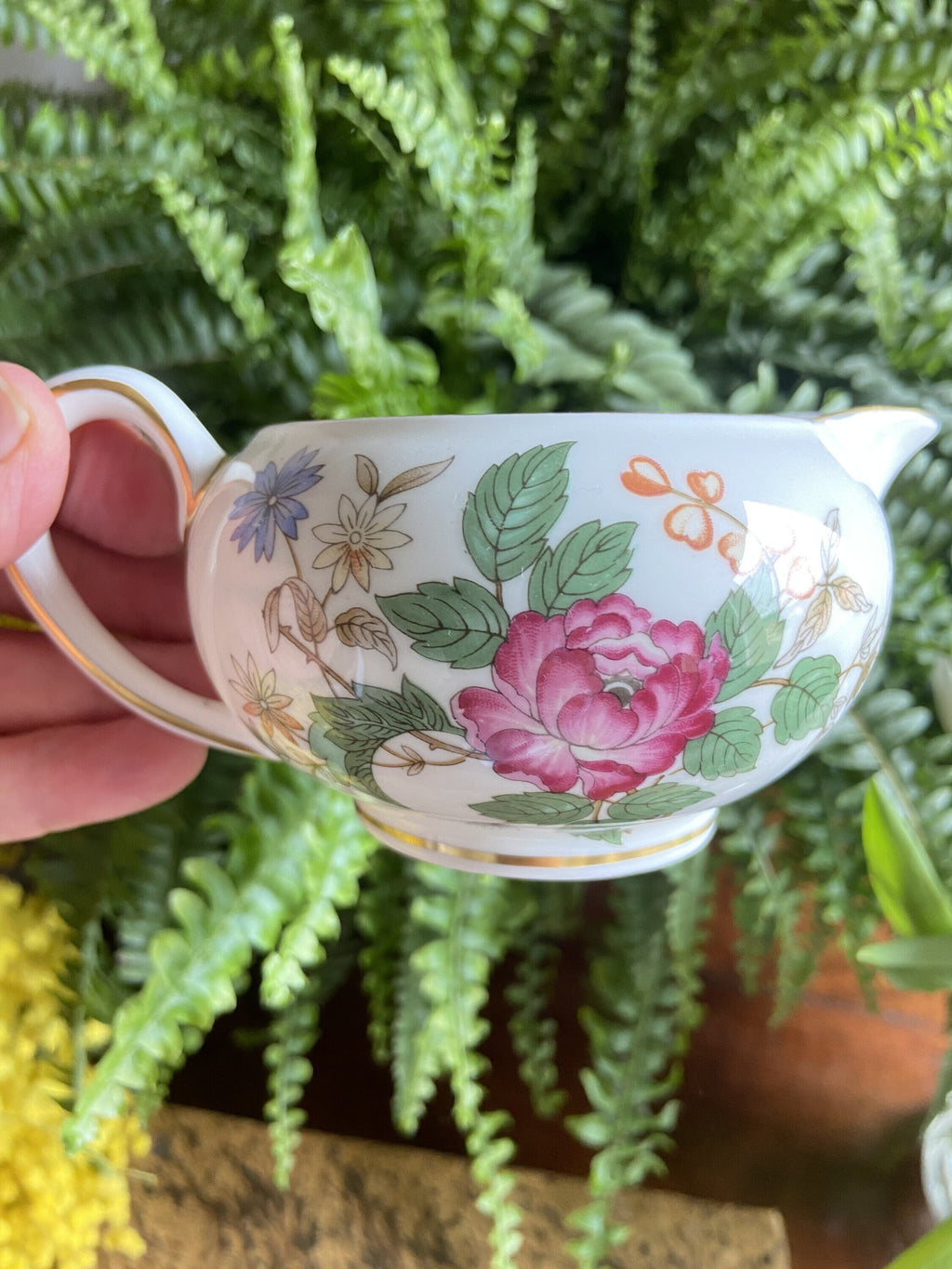 Jarra leche en porcelana inglesa "Wedgwood"