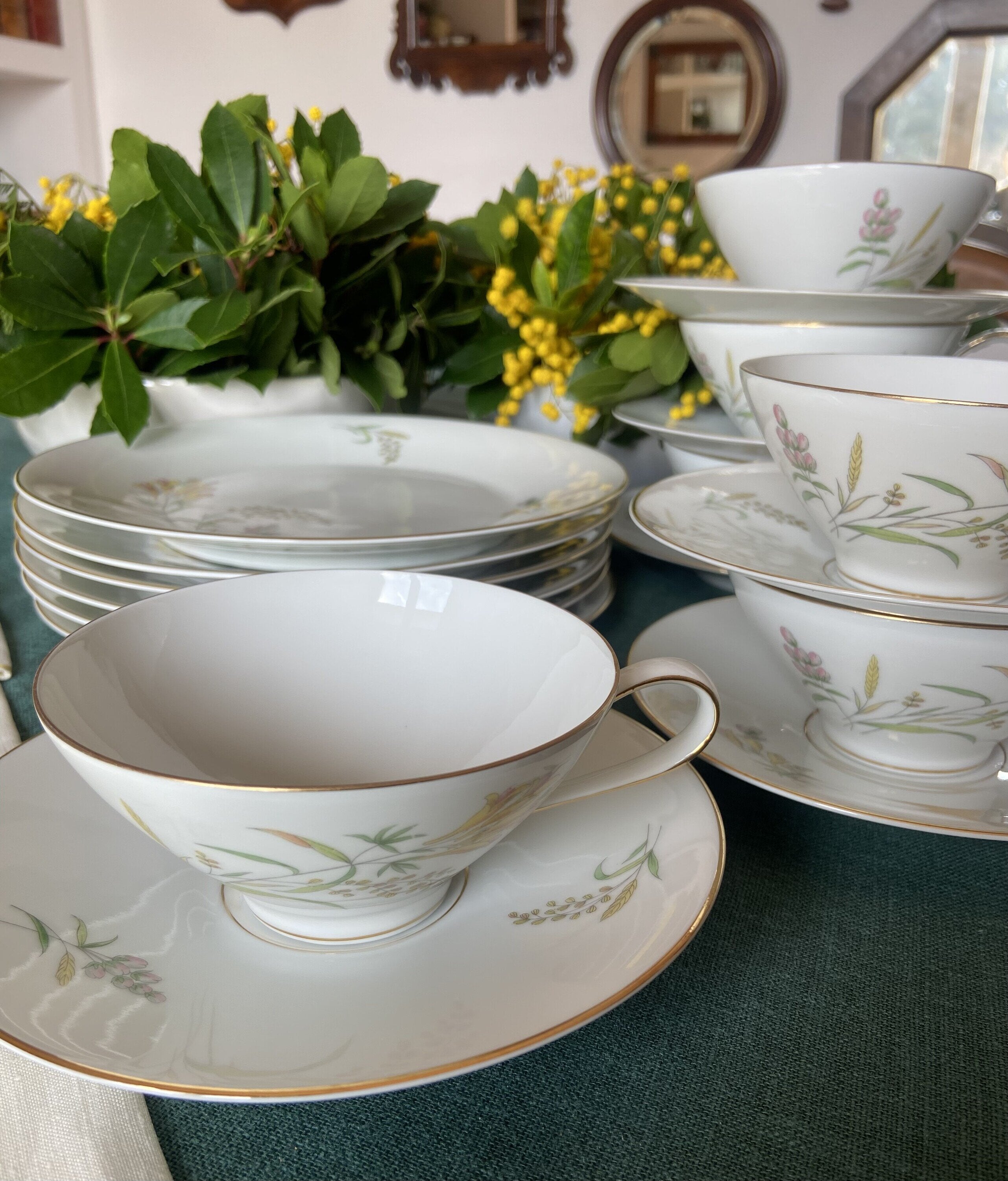 6 tazas de té y 6 platos de merienda en porcelana alemana "Rossenthal"