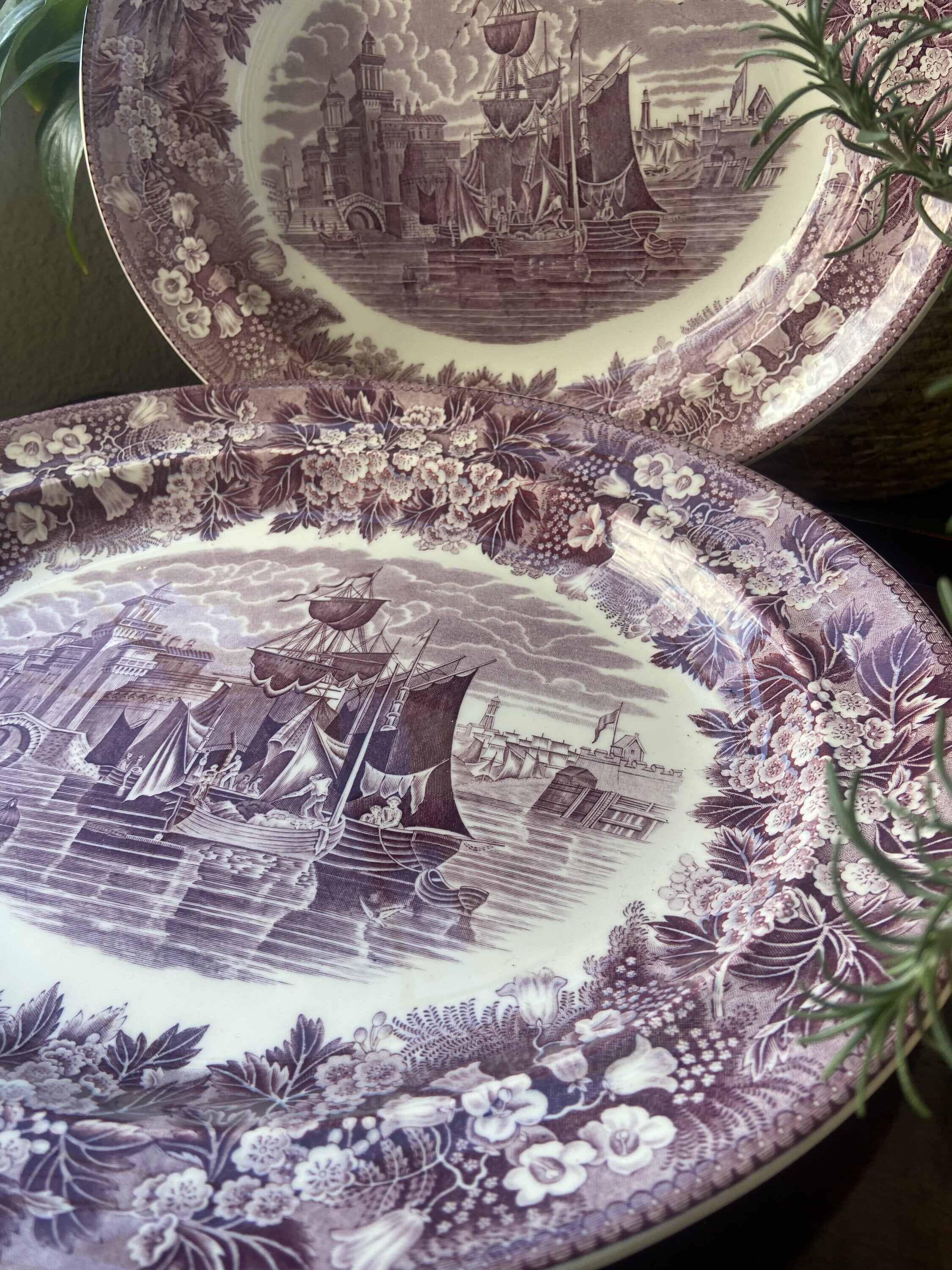 Fuentes en porcelana inglesa "Wedgwood".