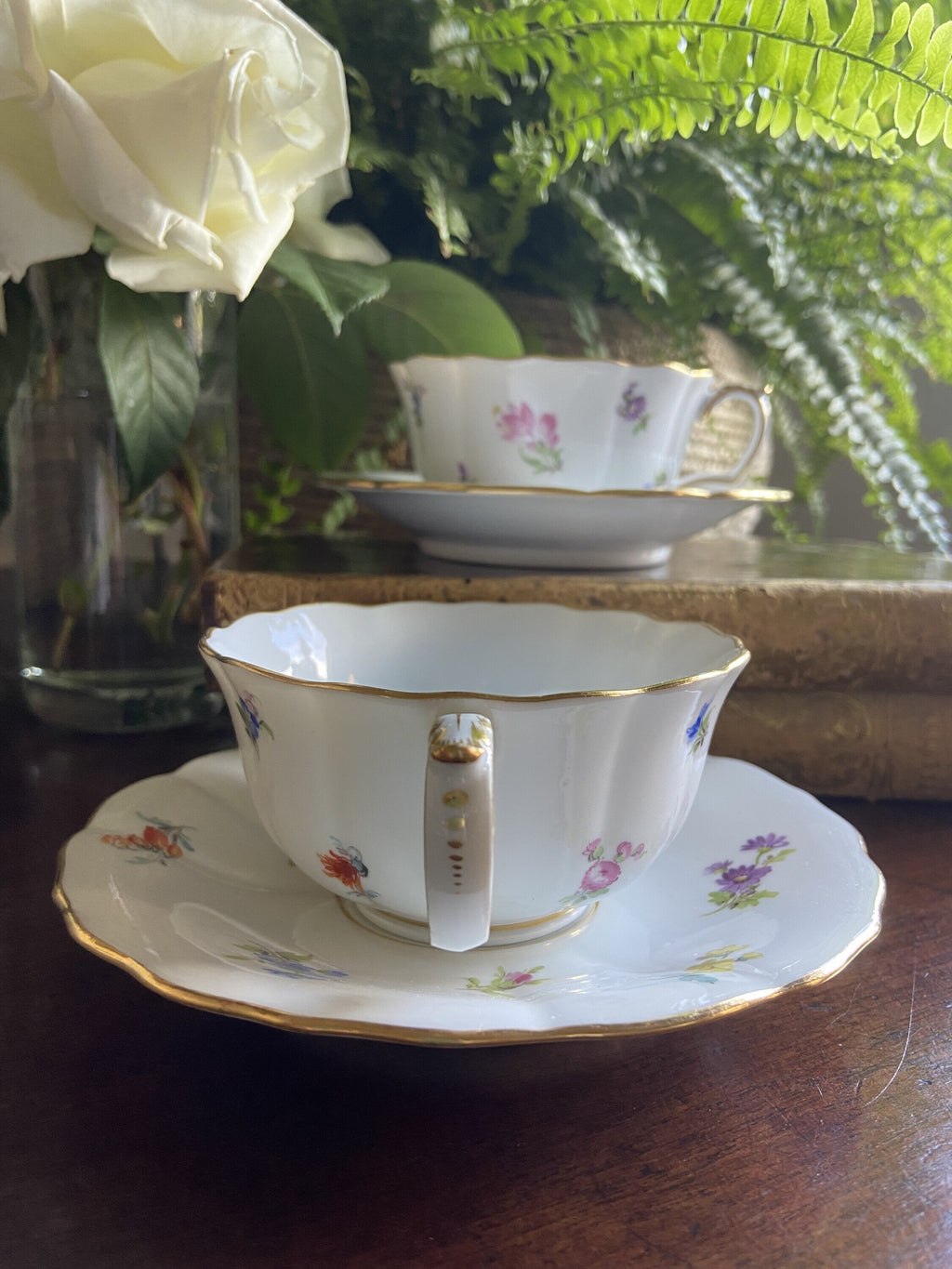 Pareja tazas de té en porcelana Alemana "Meissen"