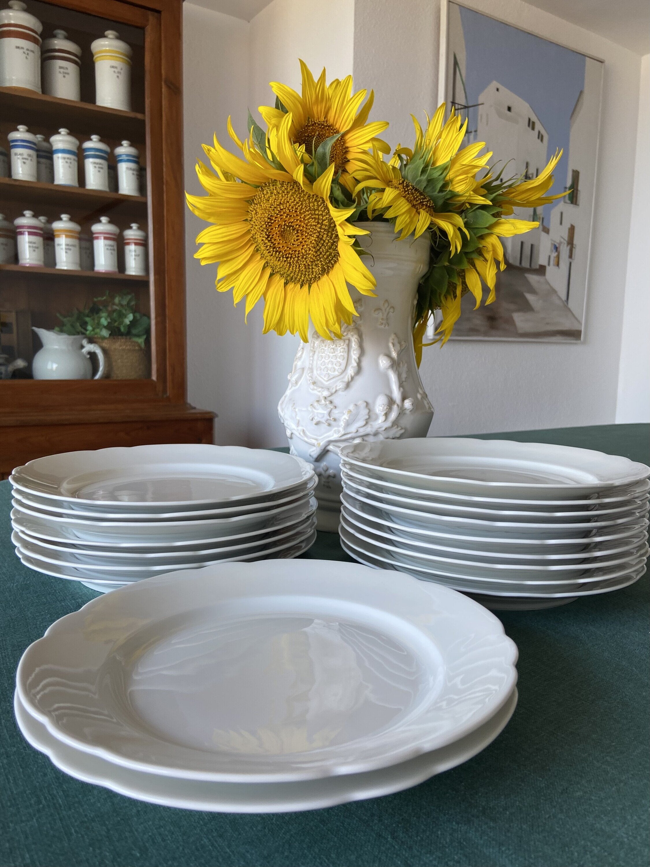 18 platos llanos en porcelana alemana "Hutschenreuther".