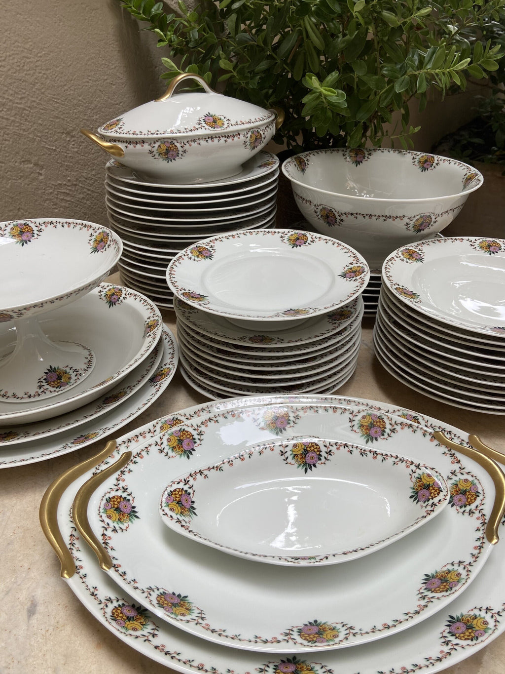 -Vajilla en fina porcelana francesa de Limoges "Raynaud & Cº"