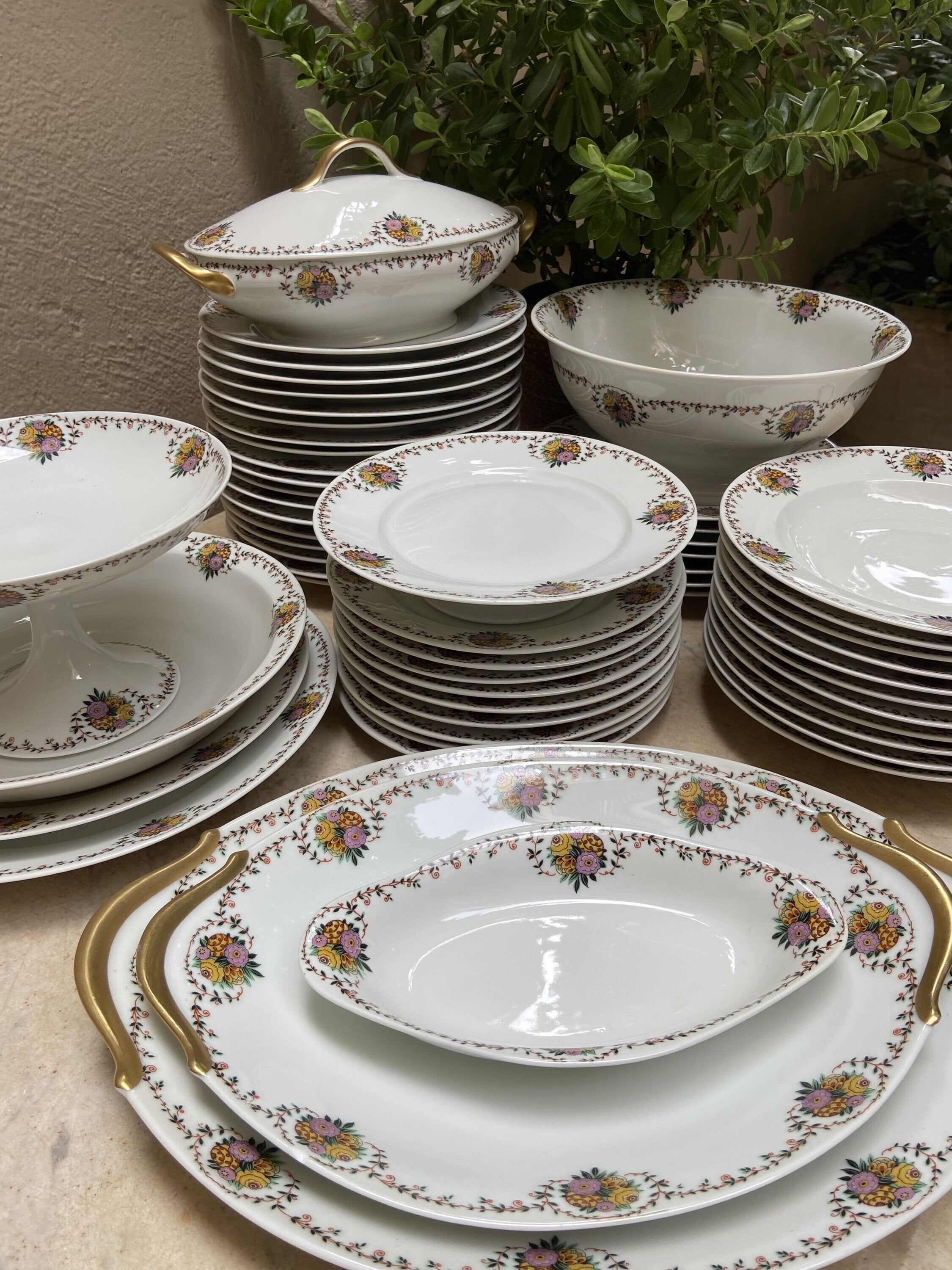 -Vajilla en fina porcelana francesa de Limoges "Raynaud & Cº"